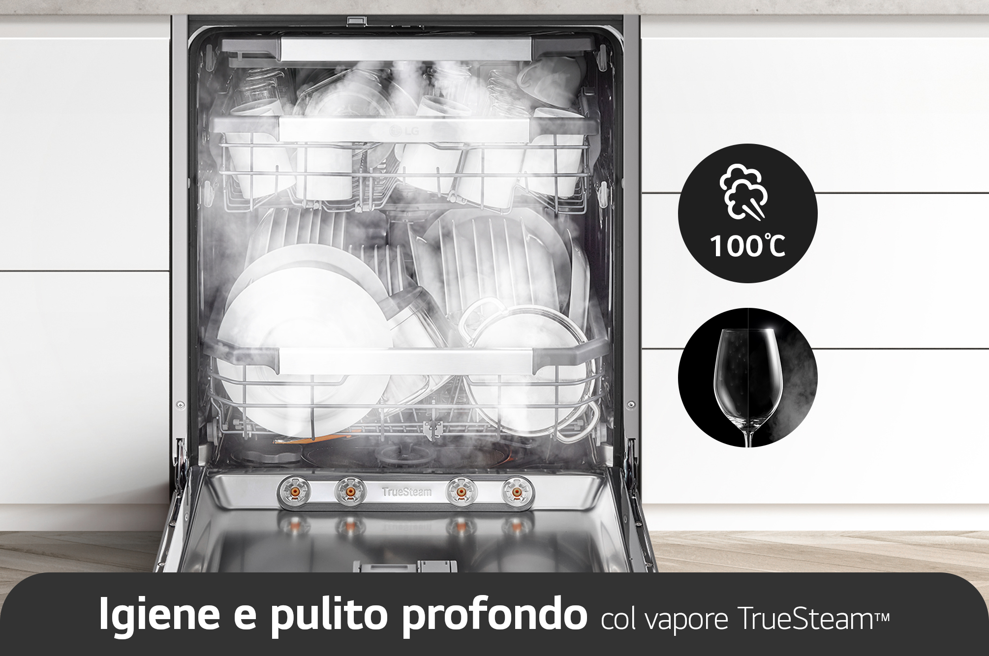 Wnętrze zmywarki z naczyniami, parą i kieliszkiem do wina. Tekst: 'Igiene e pulito profondo'.