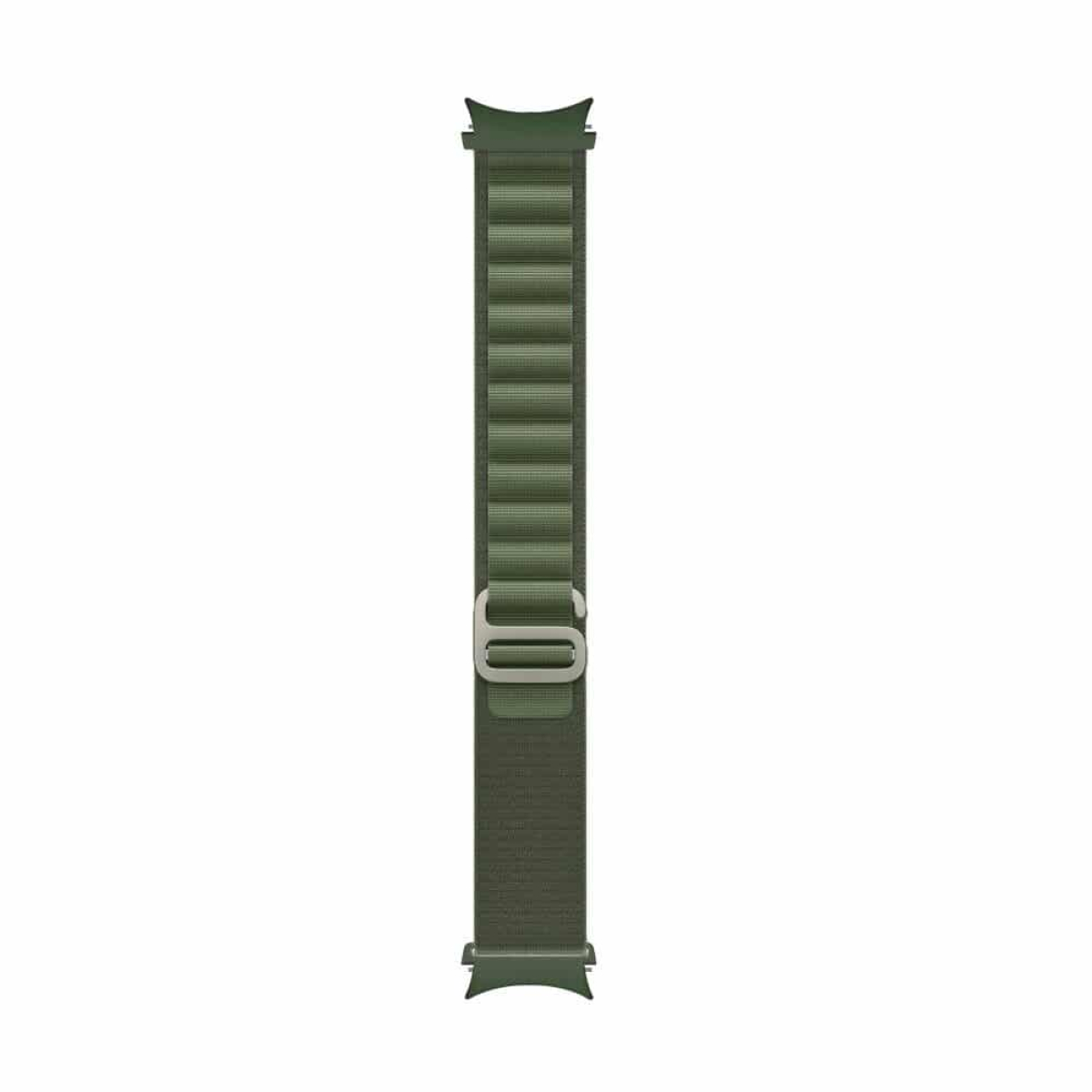 Olivgrünes Uhrenarmband mit silberner Schnalle, aus strukturiertem Stoff, auf weißem Hintergrund.