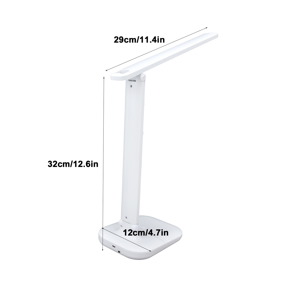 Eine weiße Schreibtischlampe mit Maßen. Die Lampe steht auf einer weißen Oberfläche und hat einen langen, dünnen Kopf.