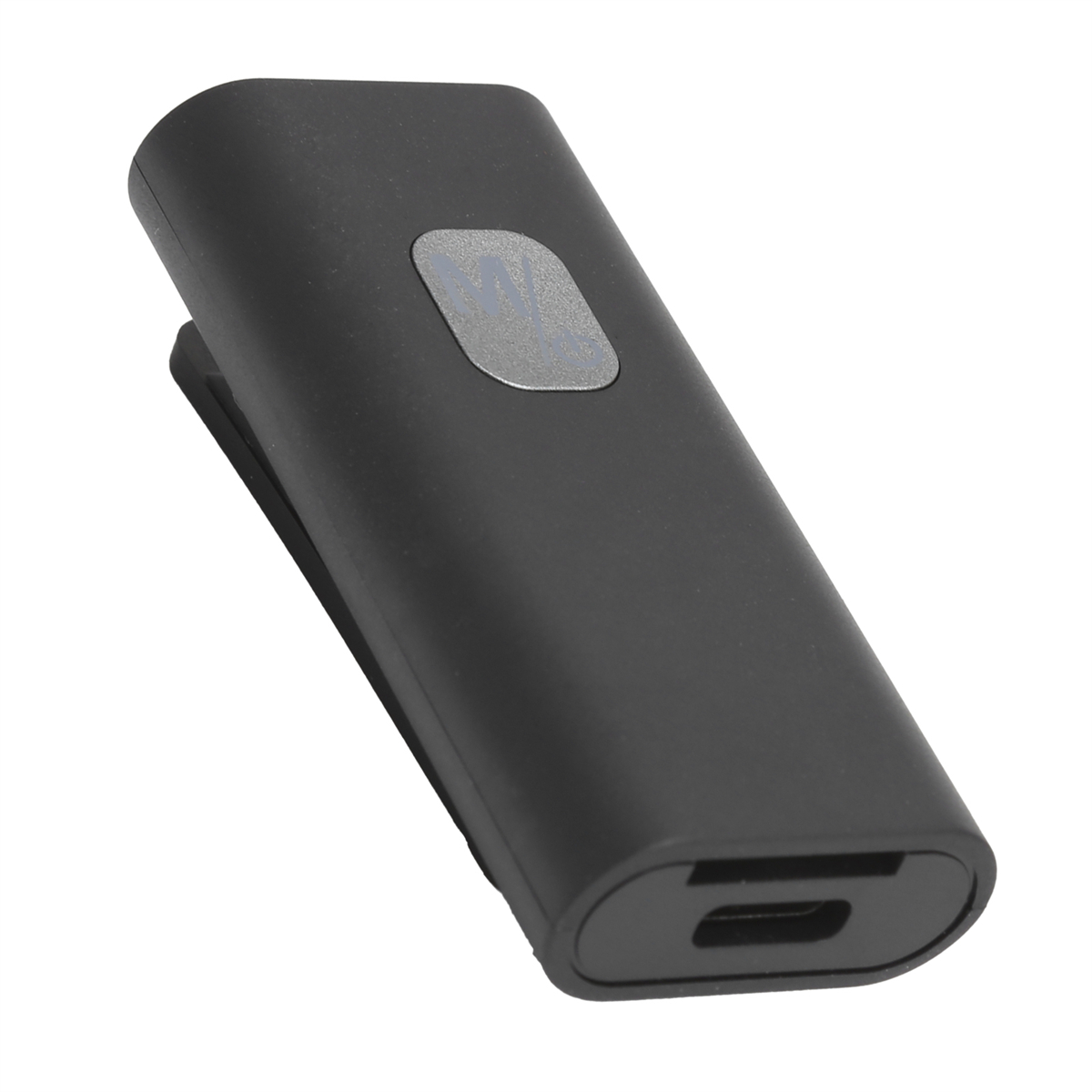 Schwarzes rechteckiges Gerät mit Clip und USB-Anschluss auf weißem Hintergrund.
