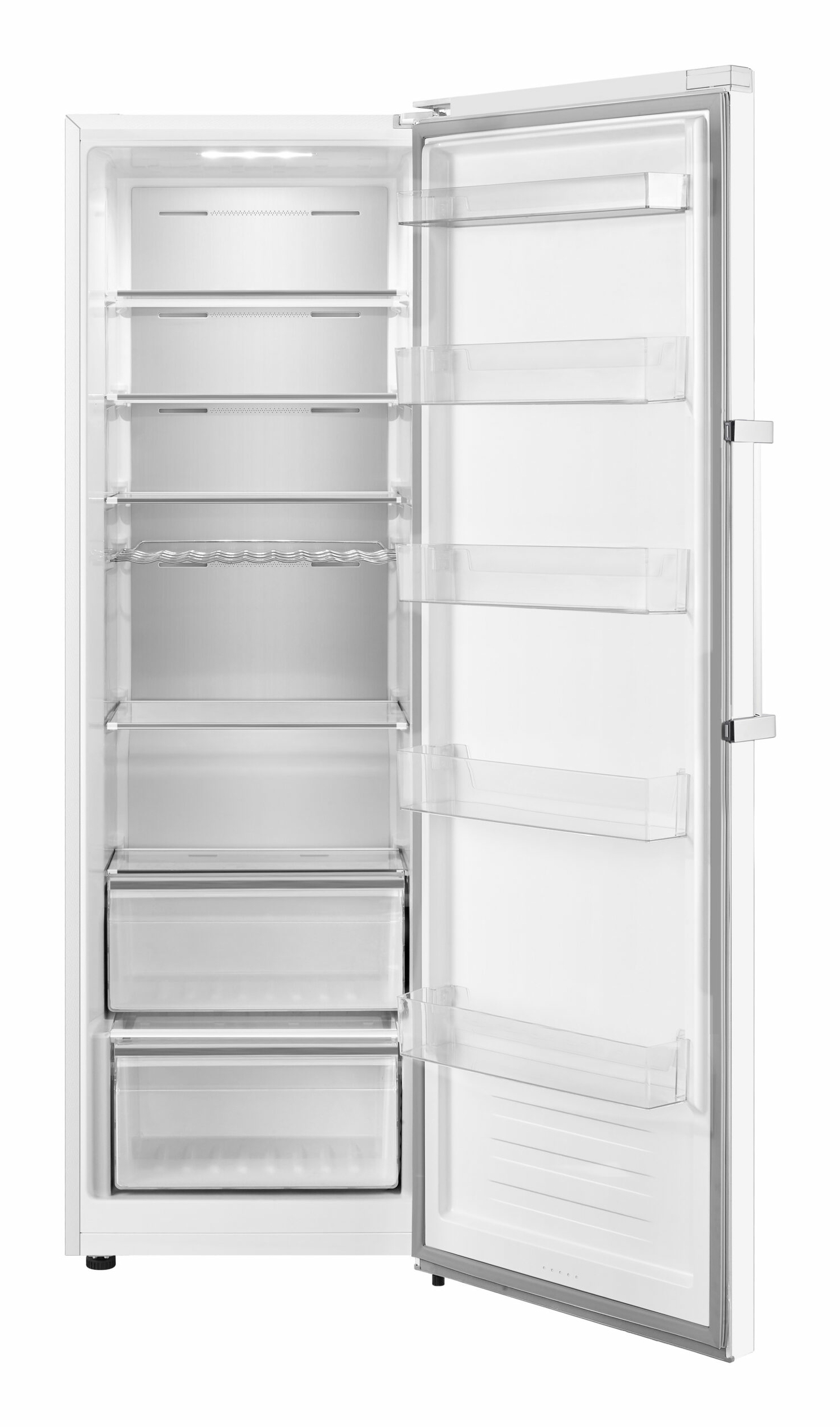 Un refrigerador blanco abierto que muestra estantes y cajones. Está vacío.