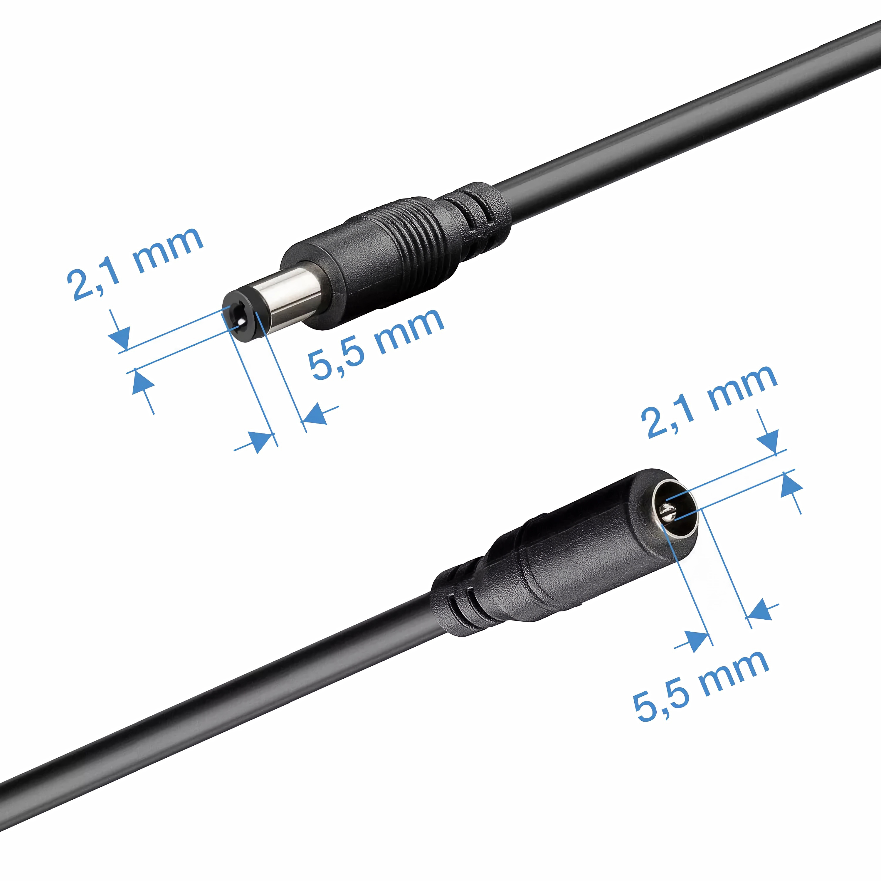 Nahaufnahme von zwei schwarzen Netzkabeln mit blauen Texten, die Messungen von 2,1 mm und 5,5 mm angeben.