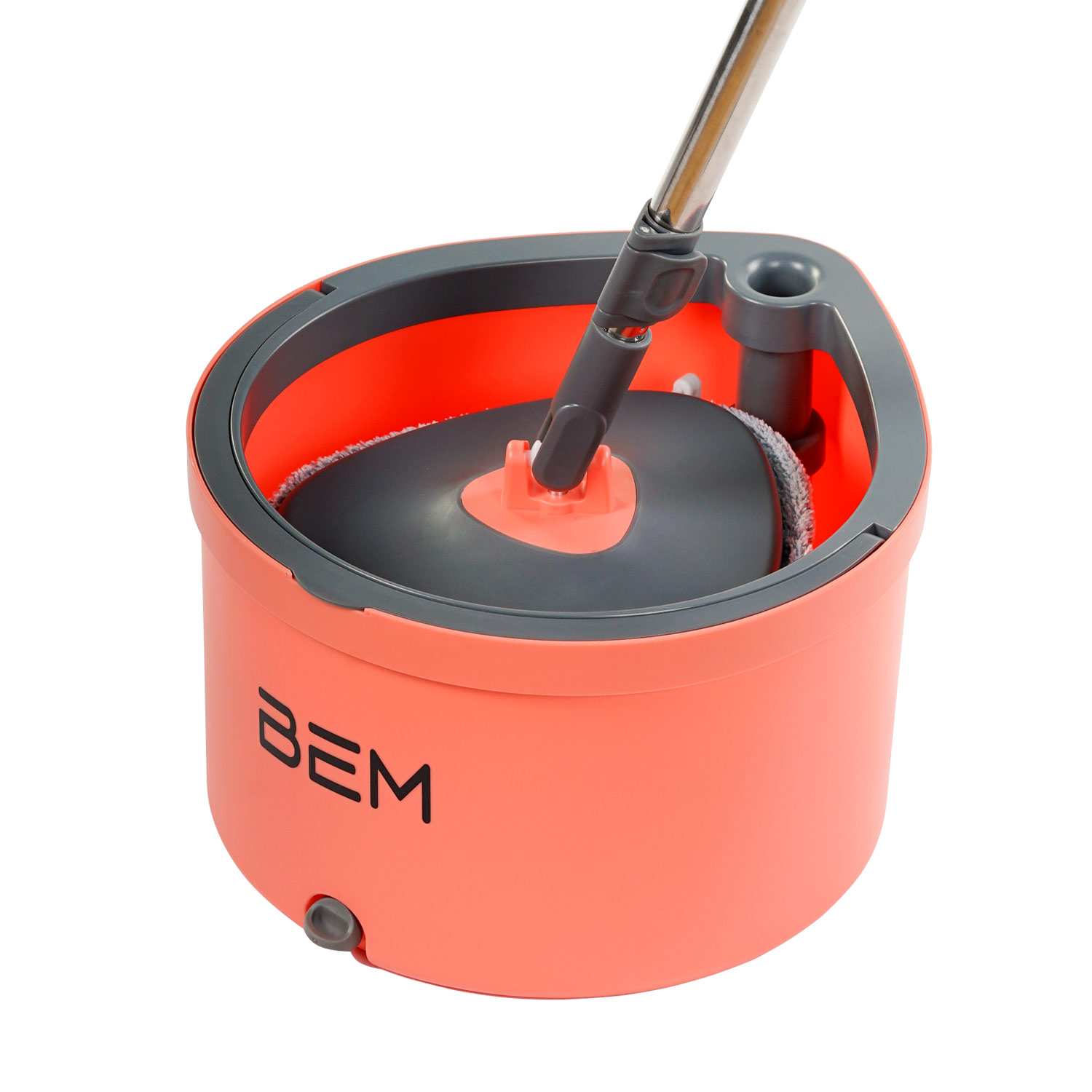 Korallenfarbener Moppeimer mit dem Wort 'BEM', mit einem Moppkopf darin.