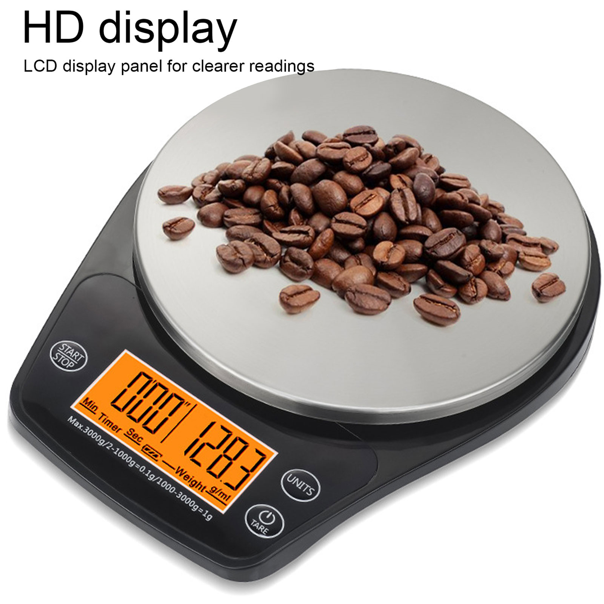 Digitalwaage mit Kaffeebohnen auf der Platte. Anzeige zeigt 128,3. Schwarze Waage mit weißen Knöpfen.