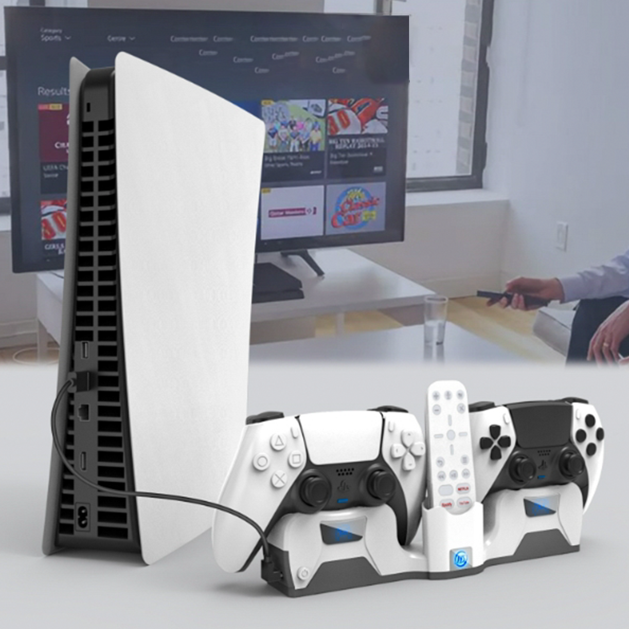 Eine Spielkonsole mit Controllern und einem Fernsehbildschirm, der ein Spiel zeigt.