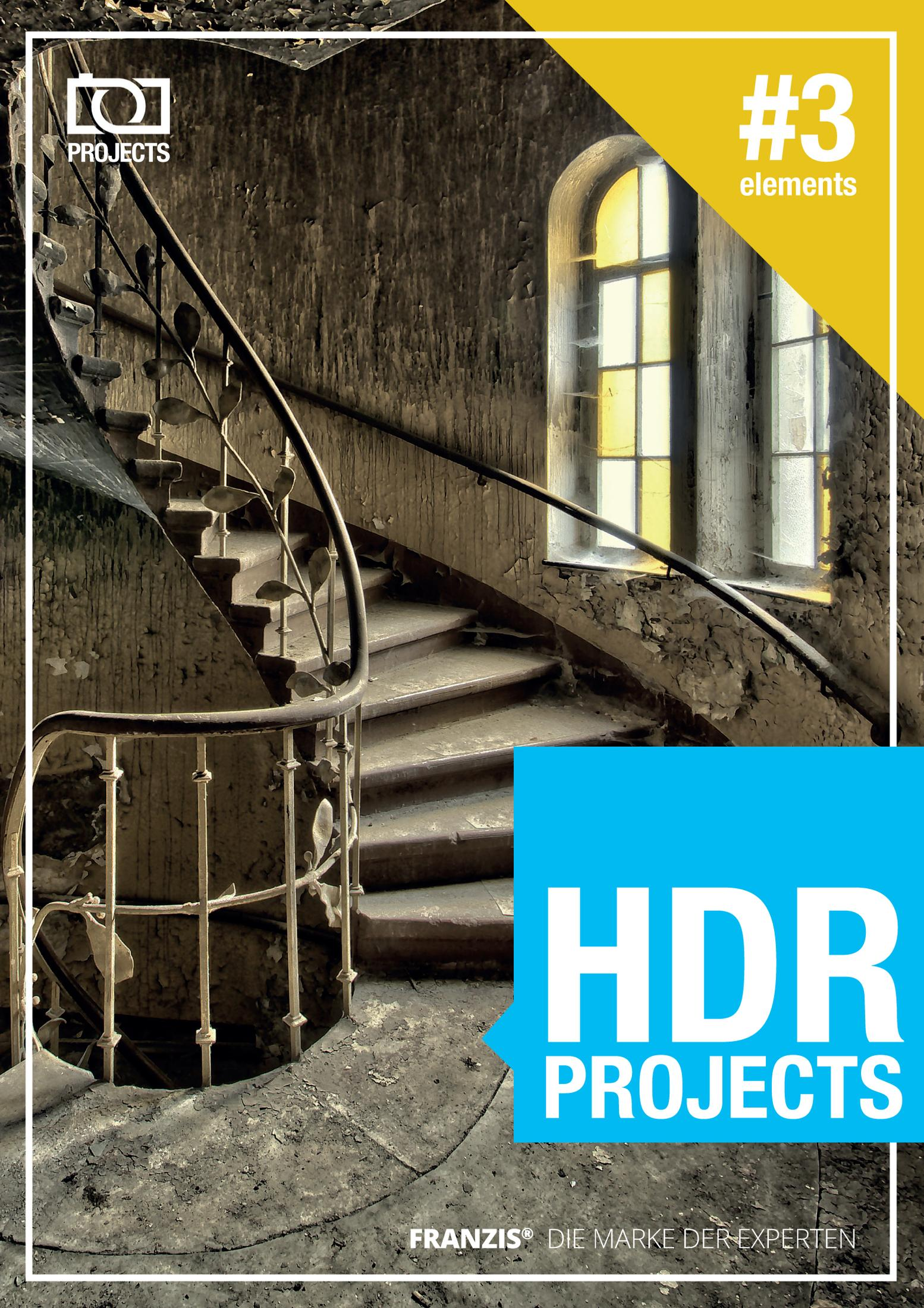 Eine alte Treppe mit geschwungenem Geländer und einem Fenster in einem alten Gebäude. HDR PROJECTS und gelber Text sind sichtbar.
