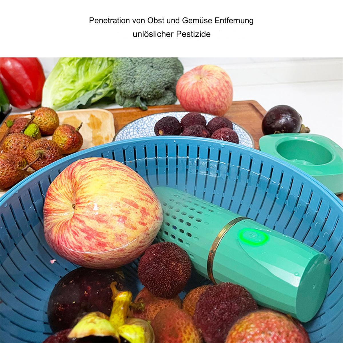 Obst und ein Reinigungsgerät in einem blauen Korb. Text oben. Küchenumgebung.
