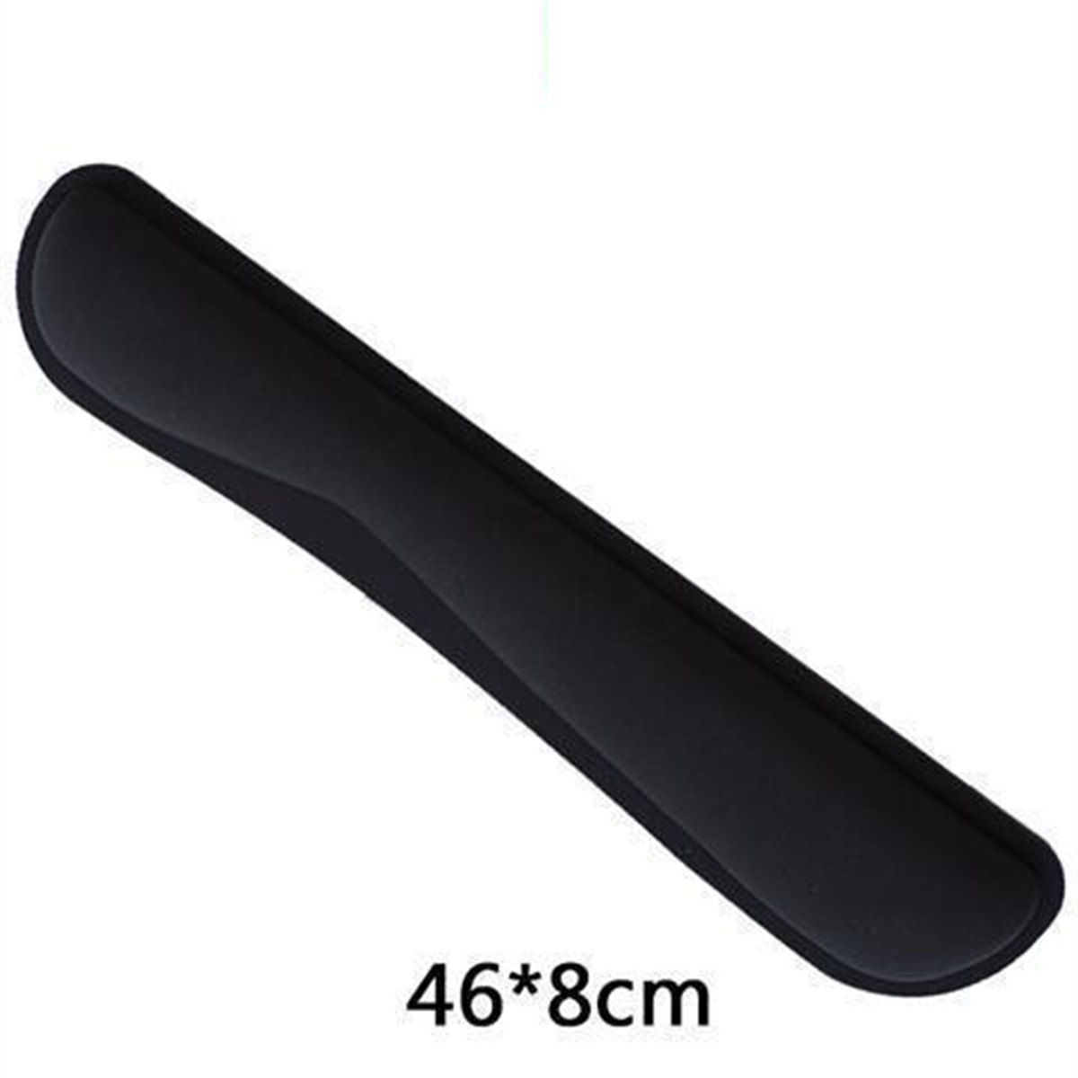 Schwarzes, ergonomisches Mauspad mit den Maßen 46x8cm.