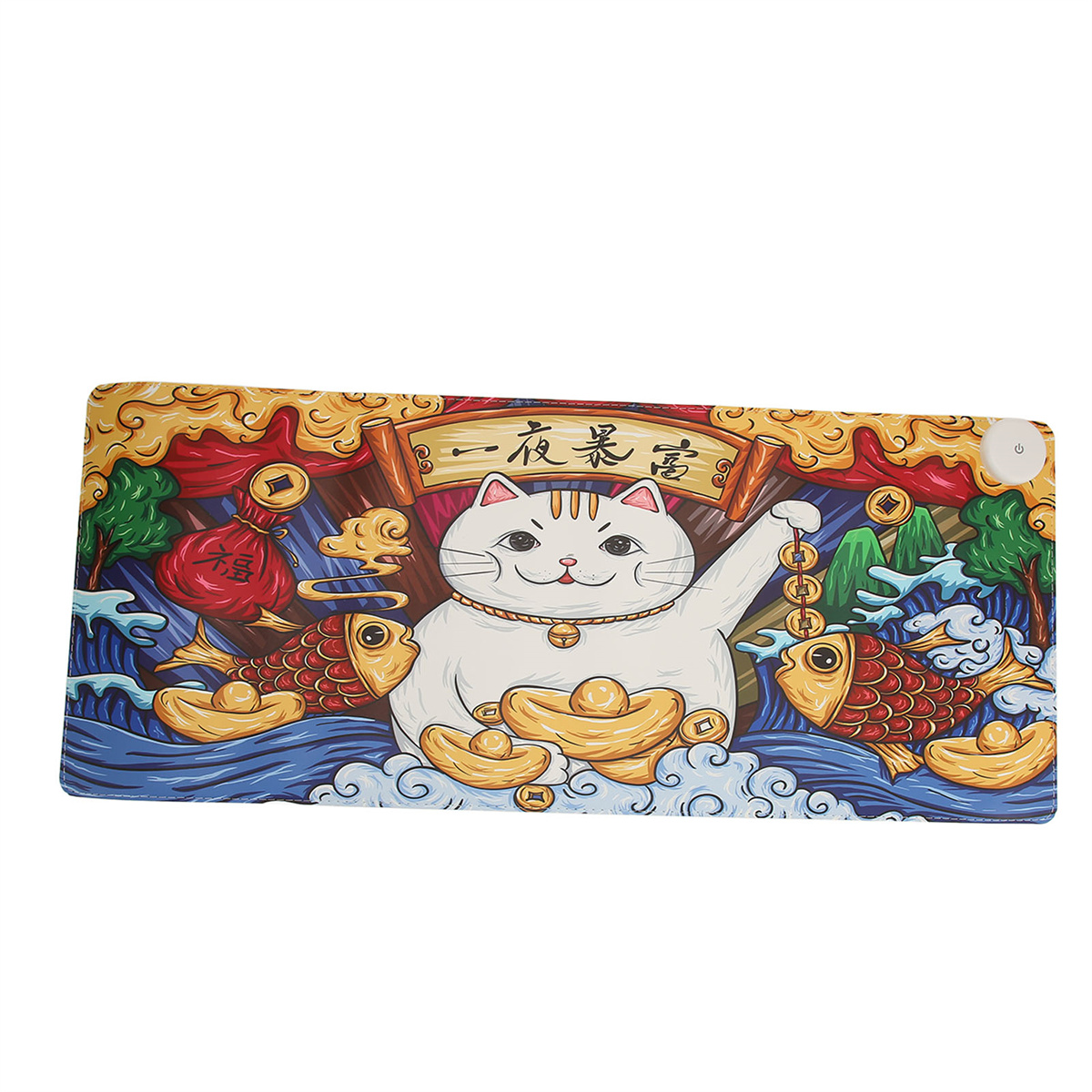 Mauspad: Eine weiße Katze mit goldenen Münzen. Goldmünzen, rote Wolken und Wasserwellen. Chinesische Schriftzeichen.