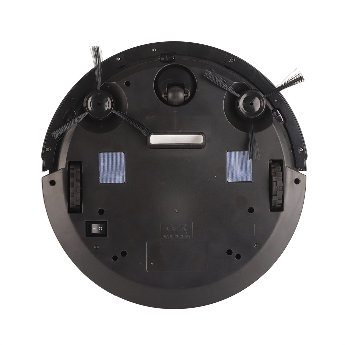 Schwarzer Roboter-Staubsauger von unten. Er hat zwei Bürsten, zwei Räder und einen Ein-/Ausschalter.