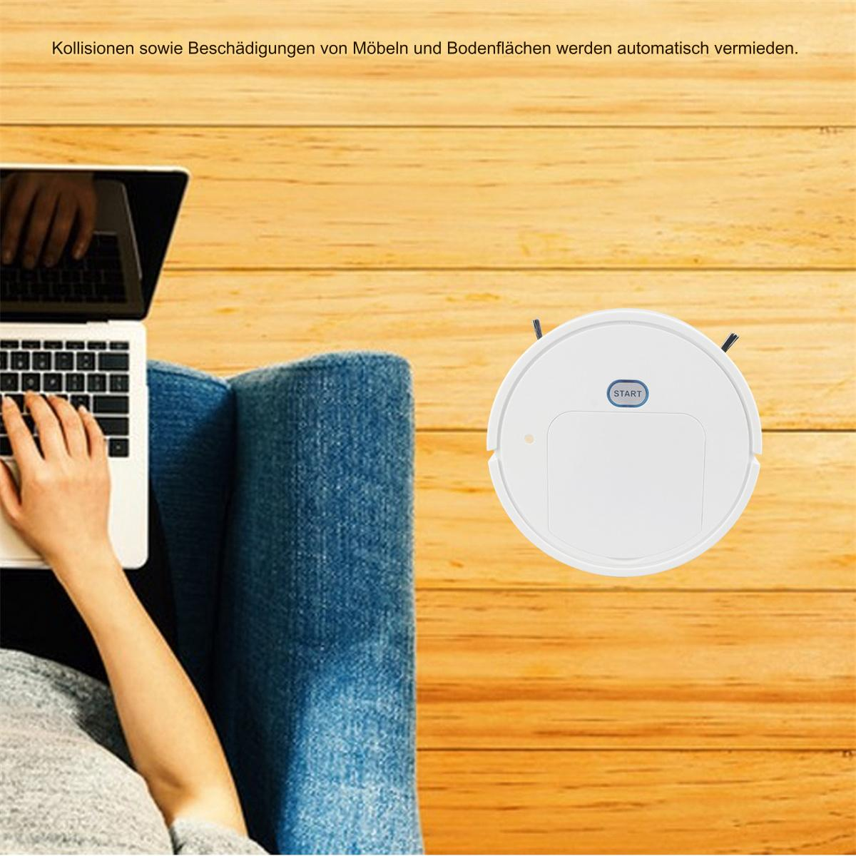 Ein Roboter-Staubsauger auf einem Holzboden, im Hintergrund eine Person und ein Laptop.