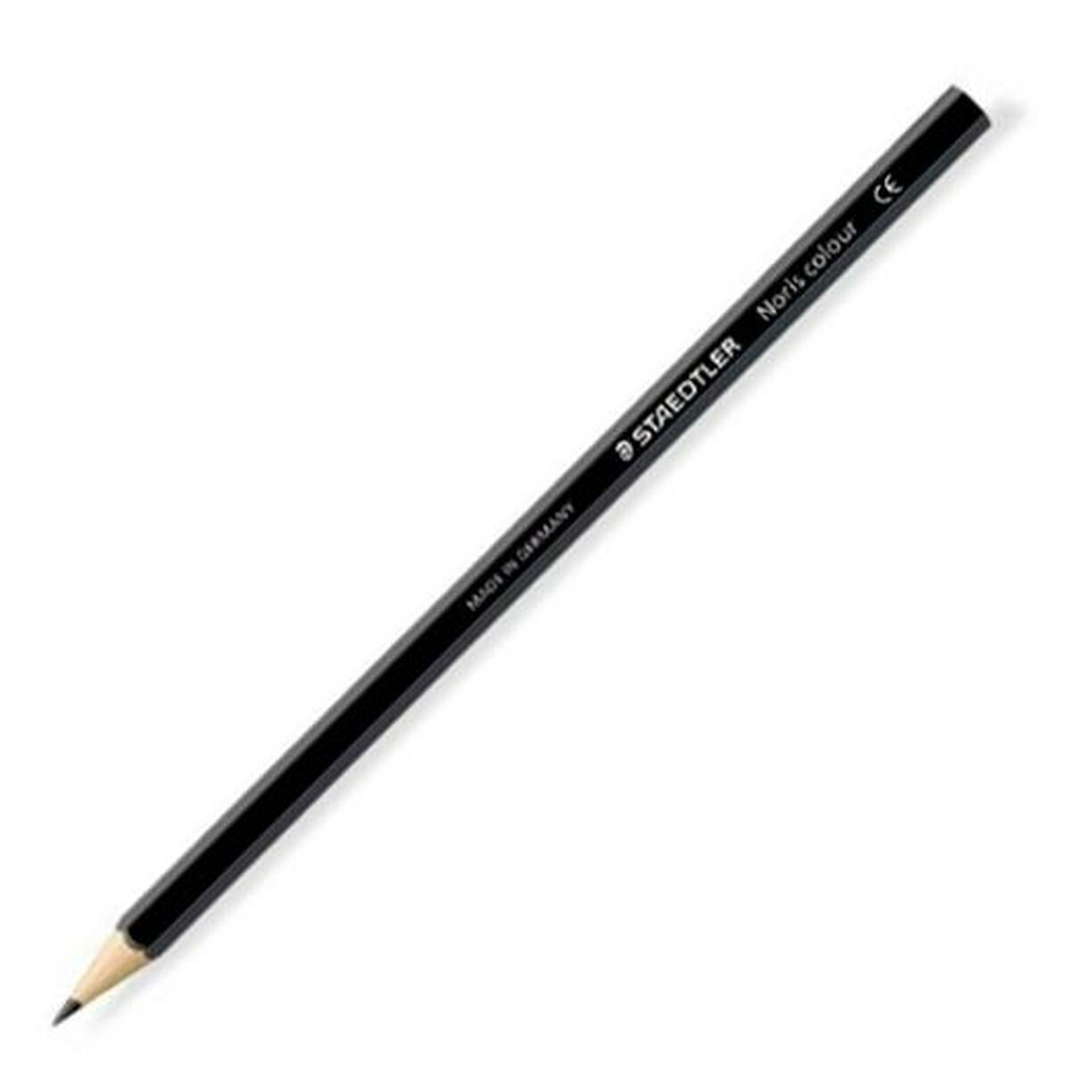 Ein schwarzer Staedtler Noris Buntstift auf weißem Hintergrund, schräge Ansicht.