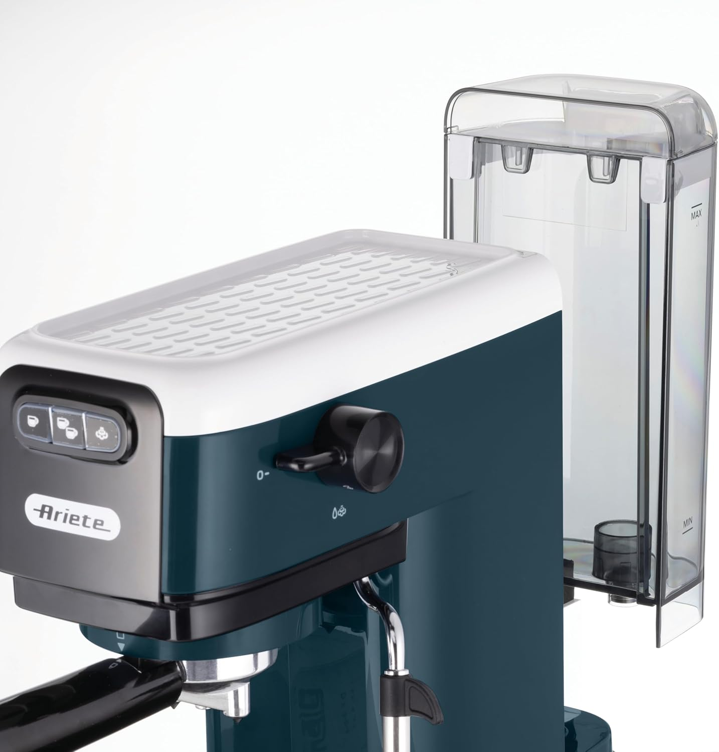 Ekspres do kawy o niebiesko-białym designie i przezroczystym pojemniku na wodę.