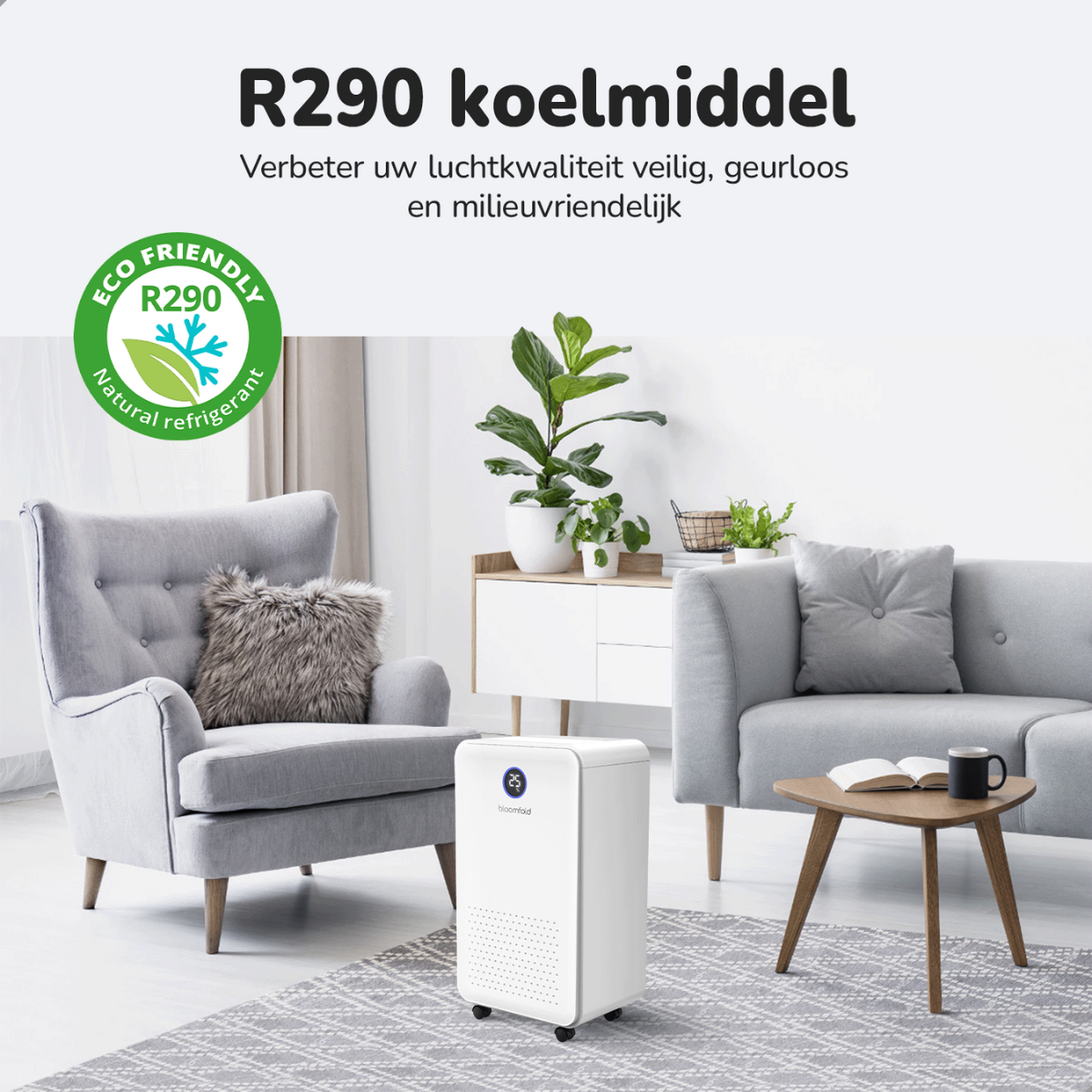 Ein Raum mit Möbeln, einem Luftreiniger und Text zur Werbung für R290-Kältemittel.