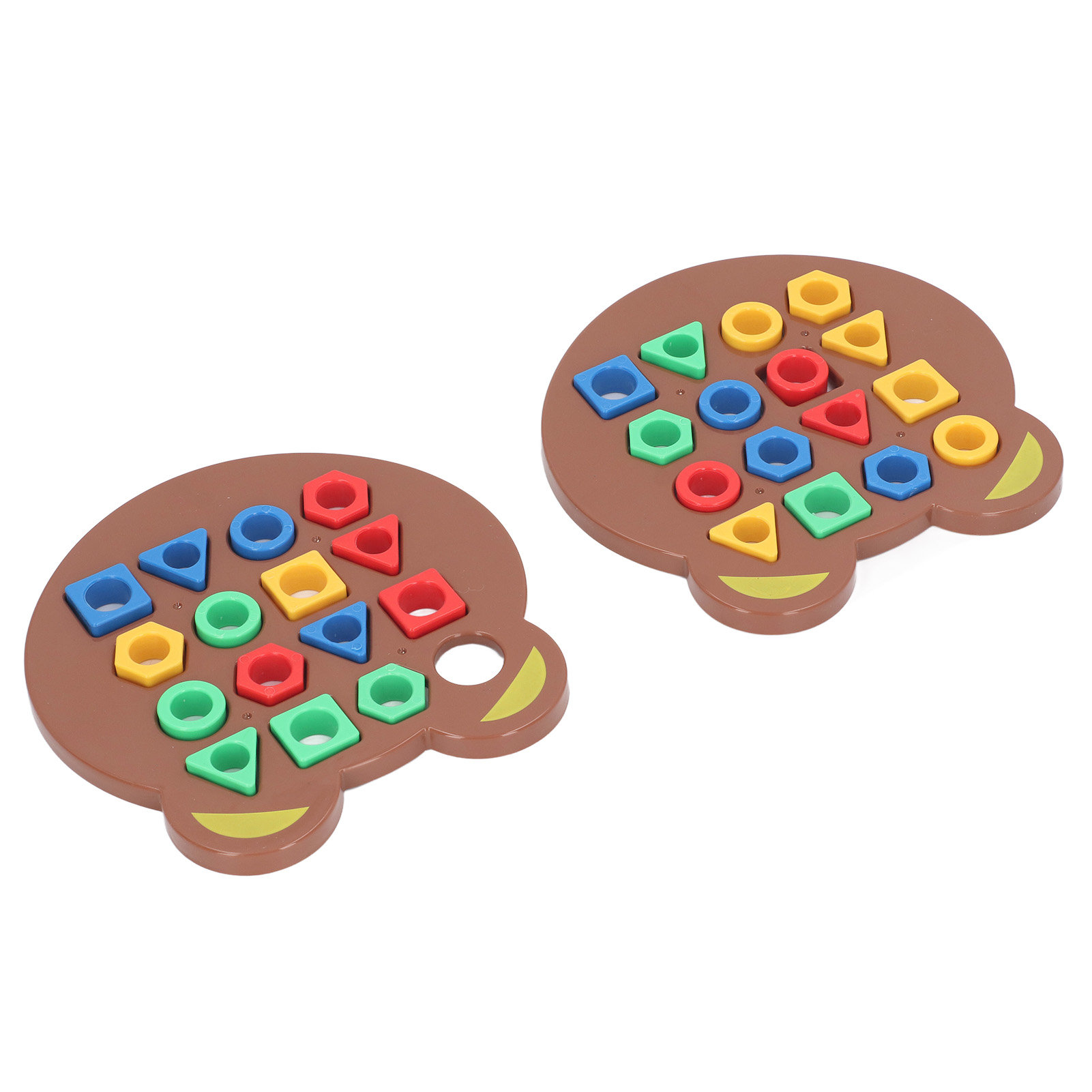 Zwei braune bärenförmige Puzzles mit bunten geometrischen Formen.