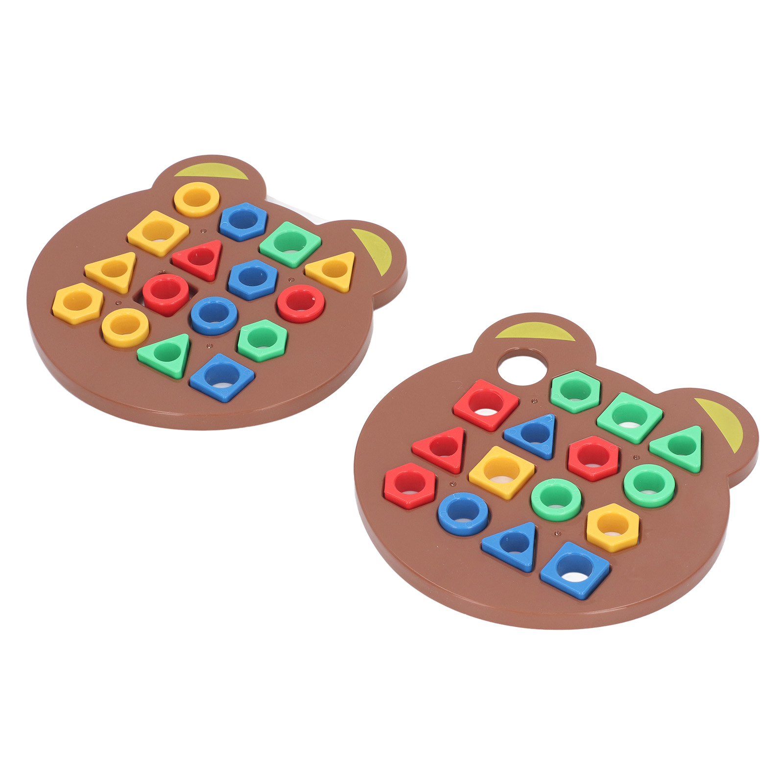 Zwei bärenförmige Holzpuzzles mit bunten geometrischen Formen.