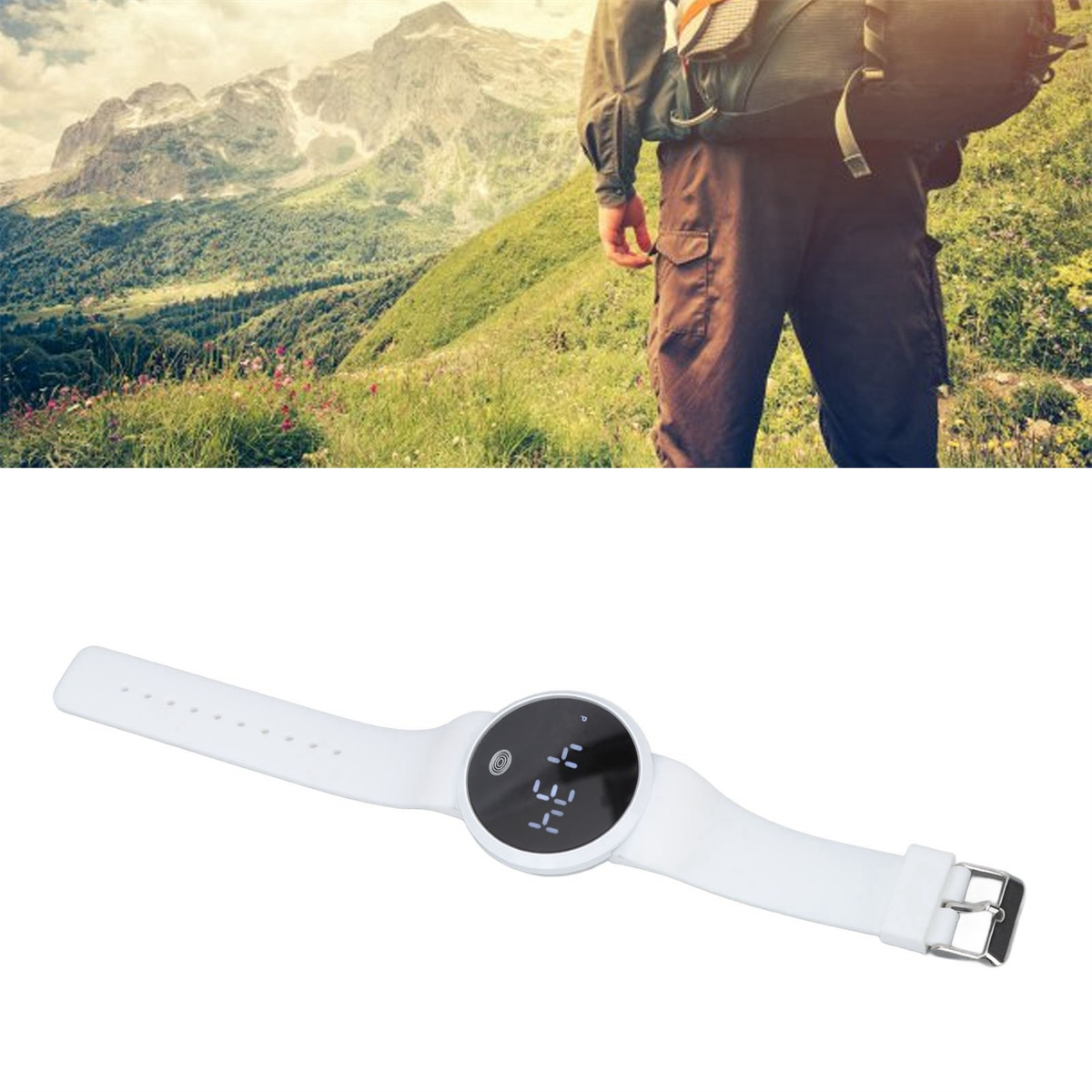 Mann wandert in den Bergen, und eine weiße Smartwatch mit digitaler Anzeige, die die Zeit anzeigt.