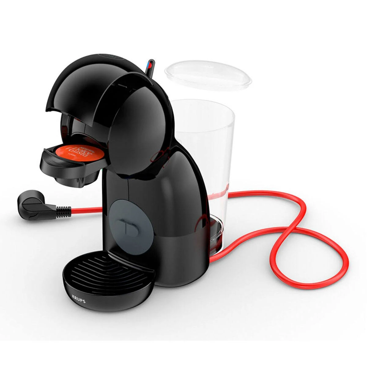 Macchina del caffè nera, cavo rosso, bicchiere e capsula. Sfondo bianco.