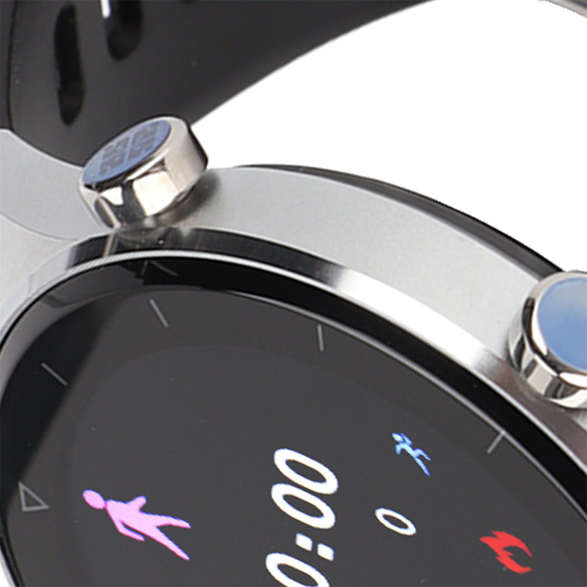 Nahaufnahme einer Smartwatch. Zeigt Zeit, Aktivitätssymbole und Metallknöpfe.