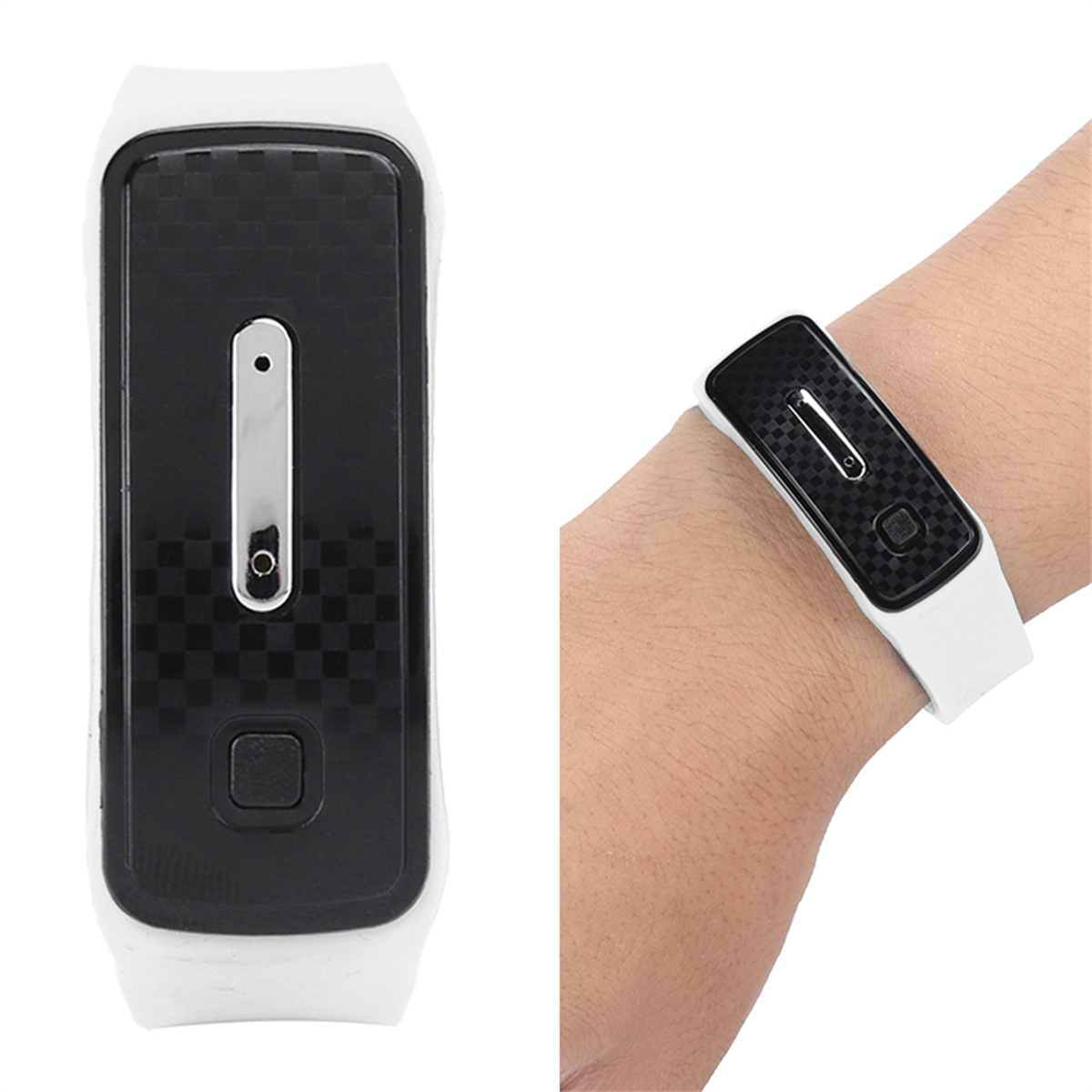 Ein schwarz-weißer Fitness-Tracker am Handgelenk und isoliert.