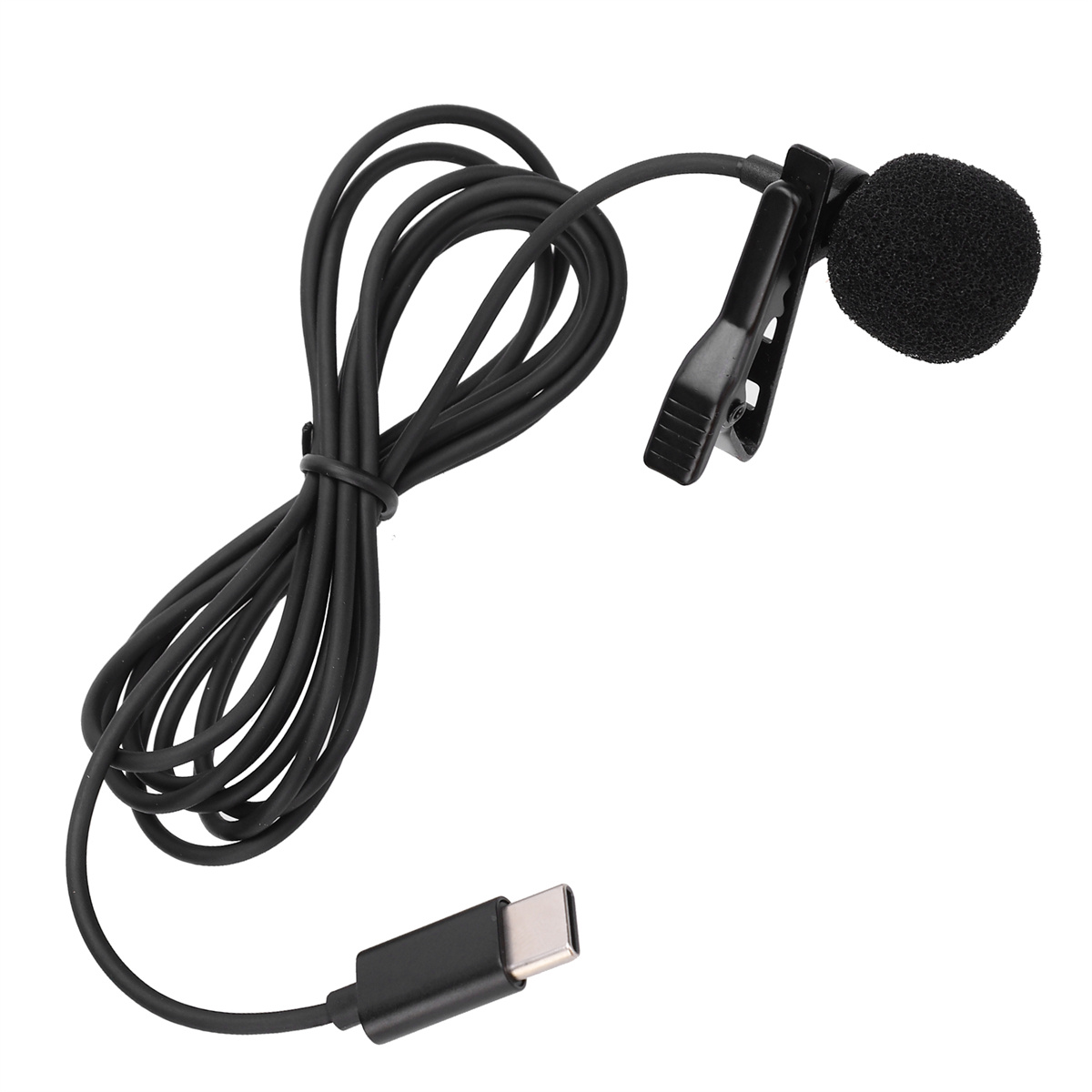 Schwarzes Mikrofon mit Clip und USB-C-Anschluss. Das Kabel ist aufgerollt.