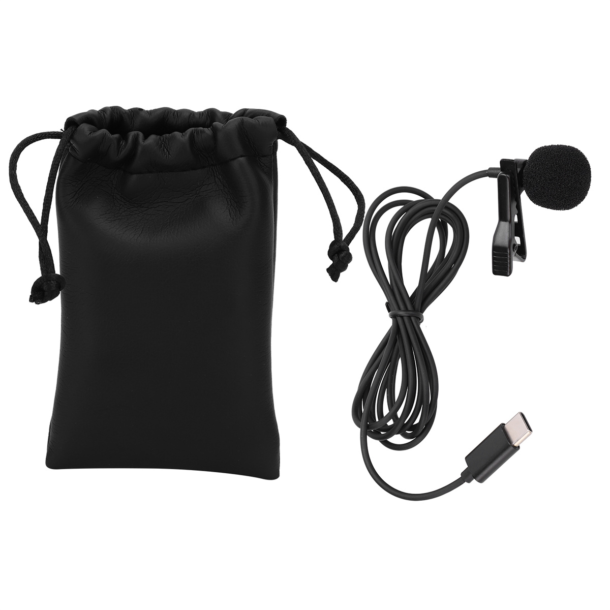Ein kleines schwarzes Mikrofon mit USB-C-Anschluss und einem schwarzen Beutel.