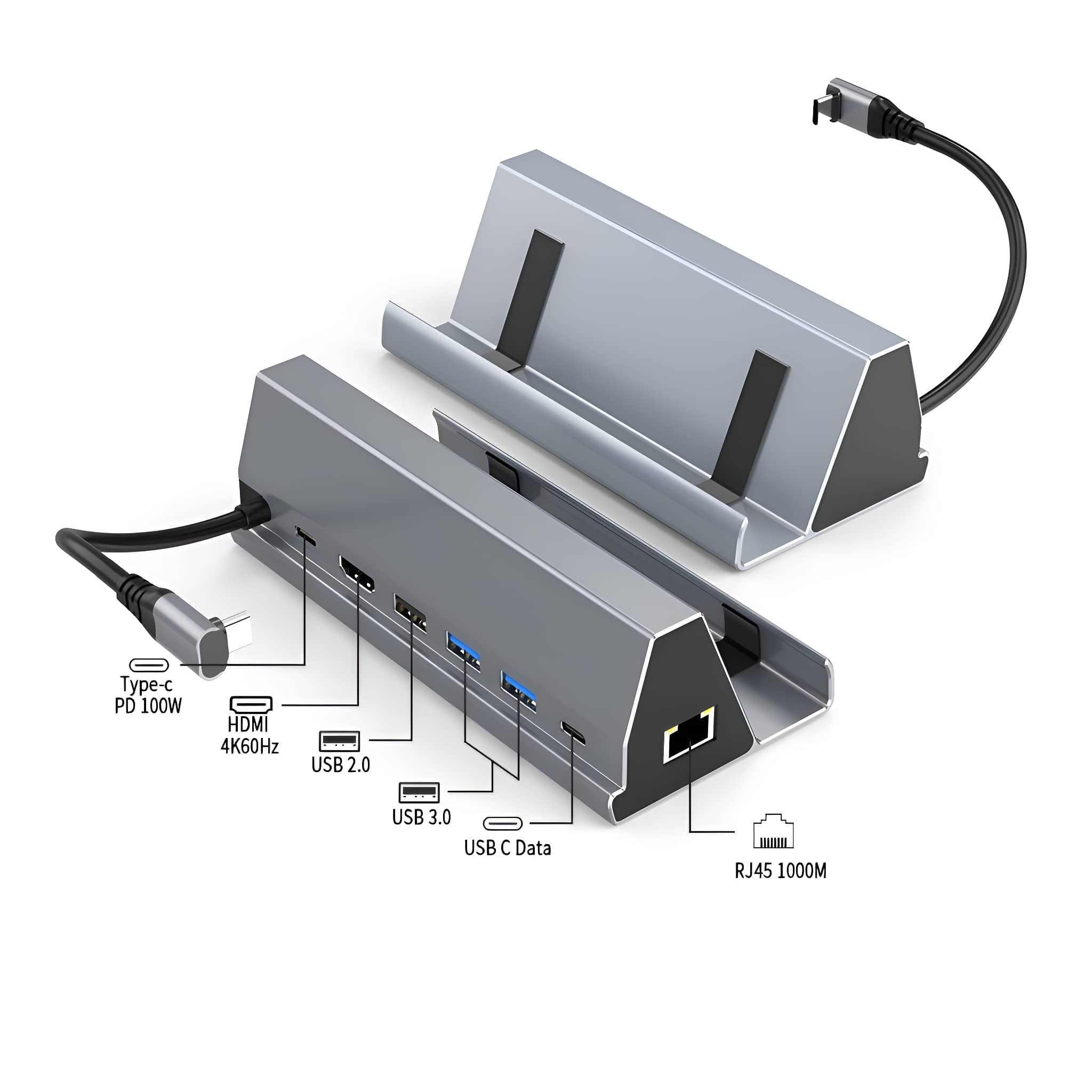 Zwei silberne USB-Hubs mit mehreren Anschlüssen und Steckern. Sie befinden sich auf weißem Hintergrund.