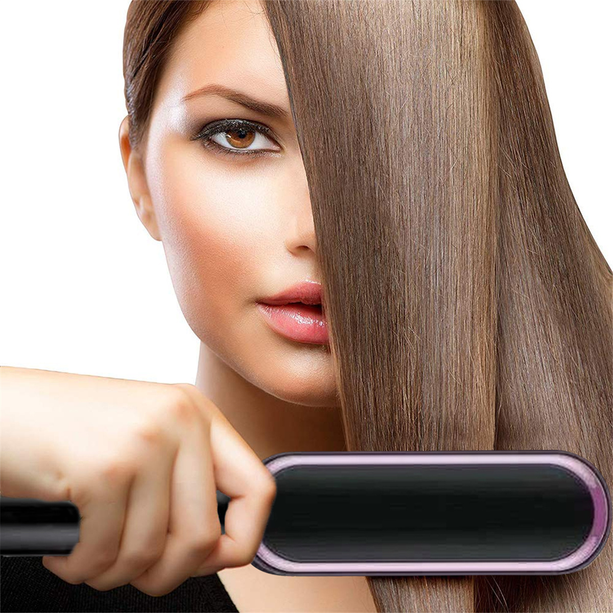 Frau mit geglättetem braunem Haar, die Hälfte ihres Gesichts ist sichtbar. Sie hält einen schwarz-rosa Haarglätter.