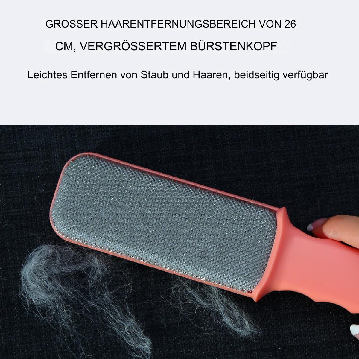 Eine pinke Tierhaarentfernerbürste wird gezeigt, mit entfernten Haaren links. Text ist sichtbar.