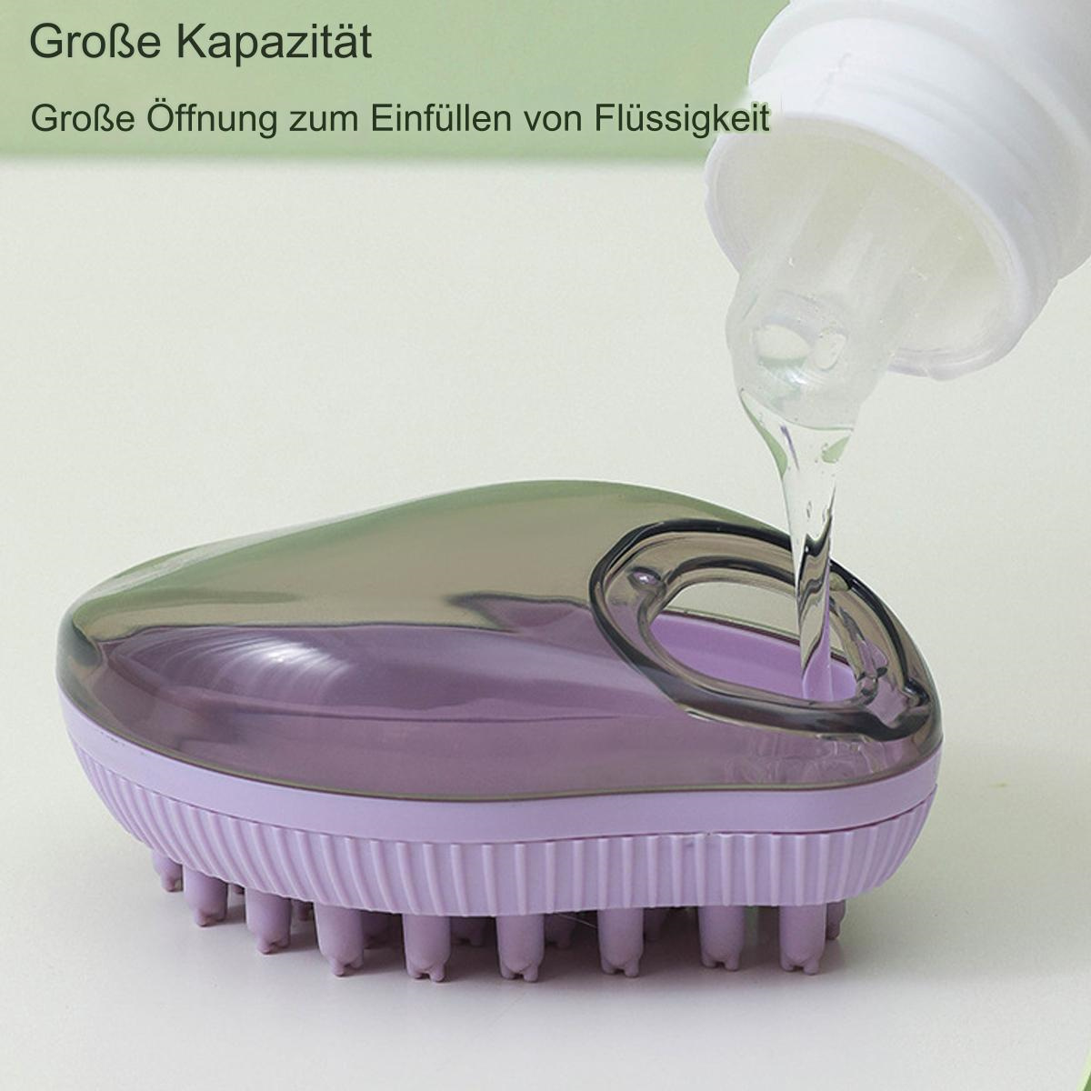 Eine Haarwaschbürste, in die Flüssigkeit gegossen wird.