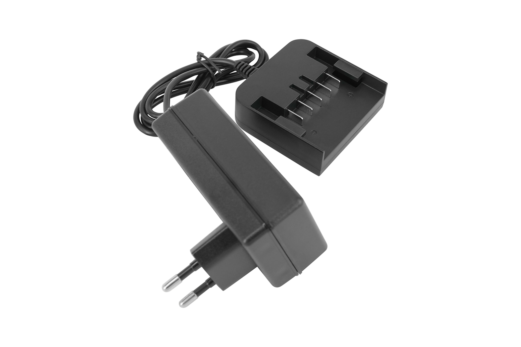 Schwarze Ladestation und Adapter. Kabel verbindet Ladegerät und Adapter.