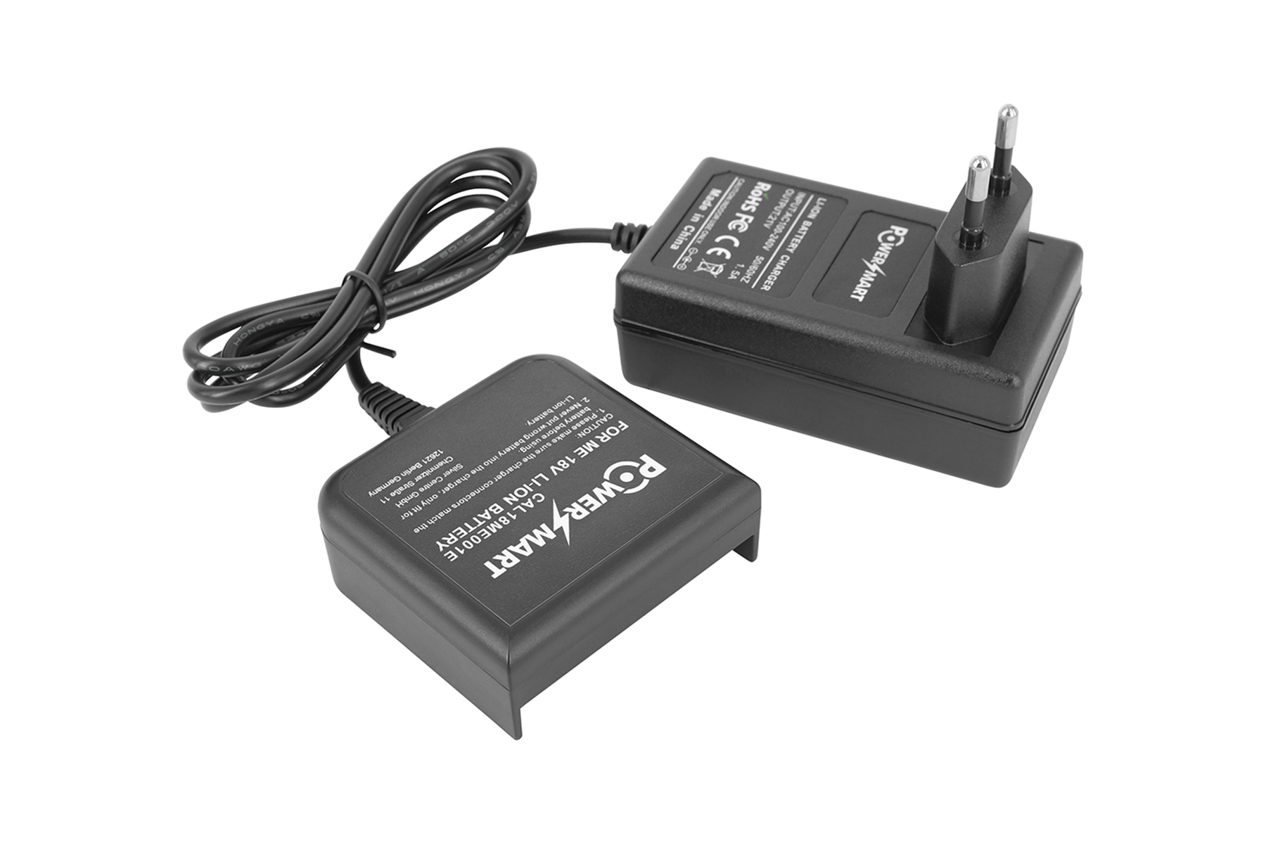 Schwarzes PowerMart-Ladegerät mit schwarzem Kabel und Stecker auf weißem Untergrund.