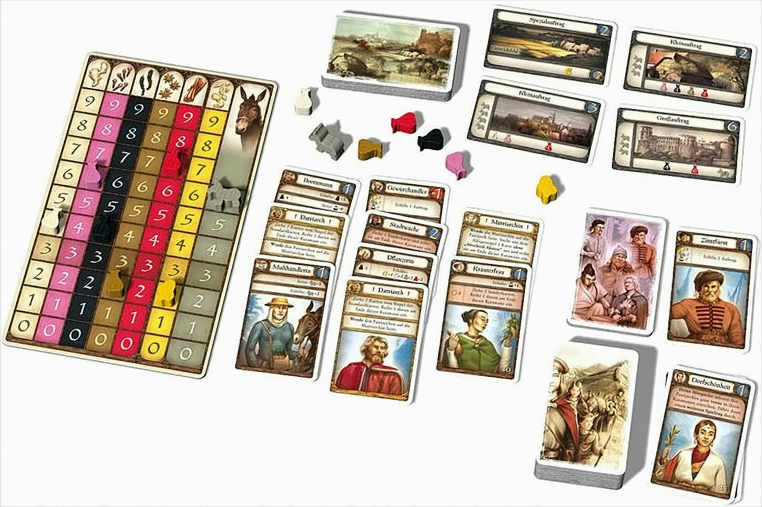 Brettspiel mit Karten, Spielsteinen, Holzfiguren und Würfeln. Karten zeigen Illustrationen.