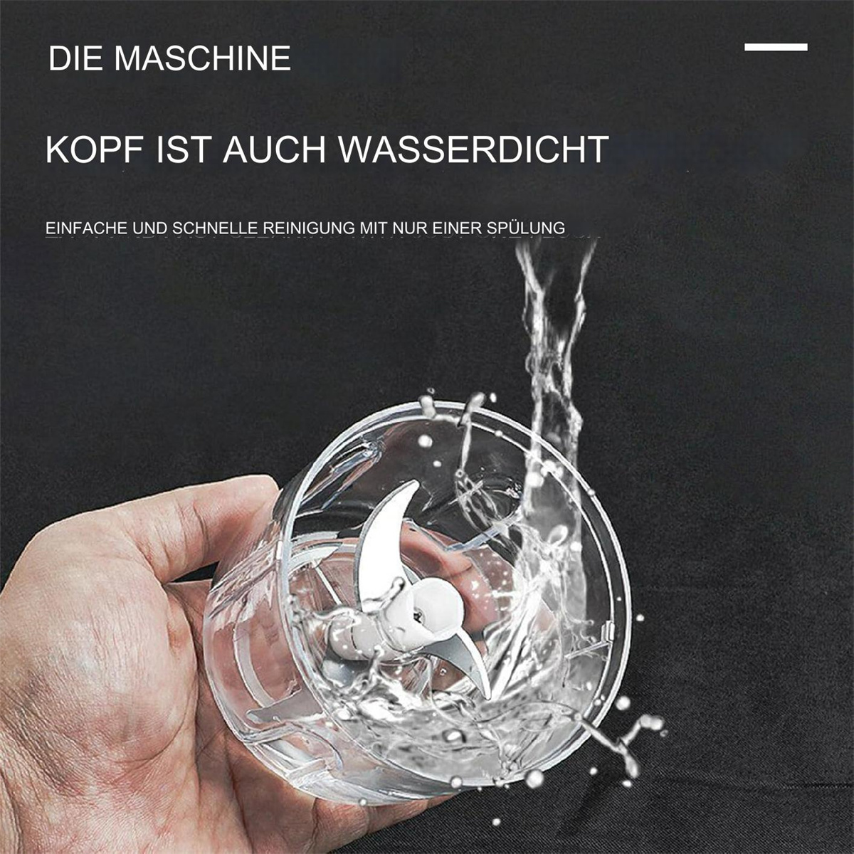 Eine Hand hält ein klares Küchengerät mit Klingen, das mit Wasser gewaschen wird.