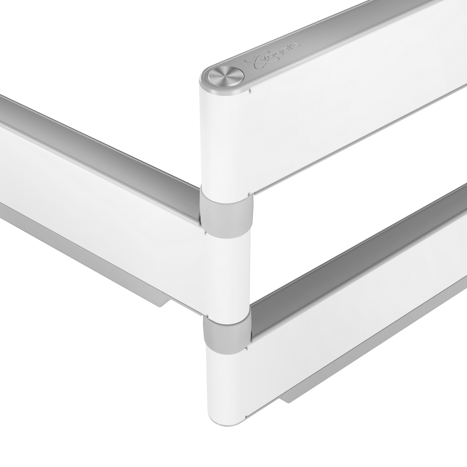 Wit en grijs metalen frame. Het frame is verbonden en gebogen. De merknaam staat bovenaan.