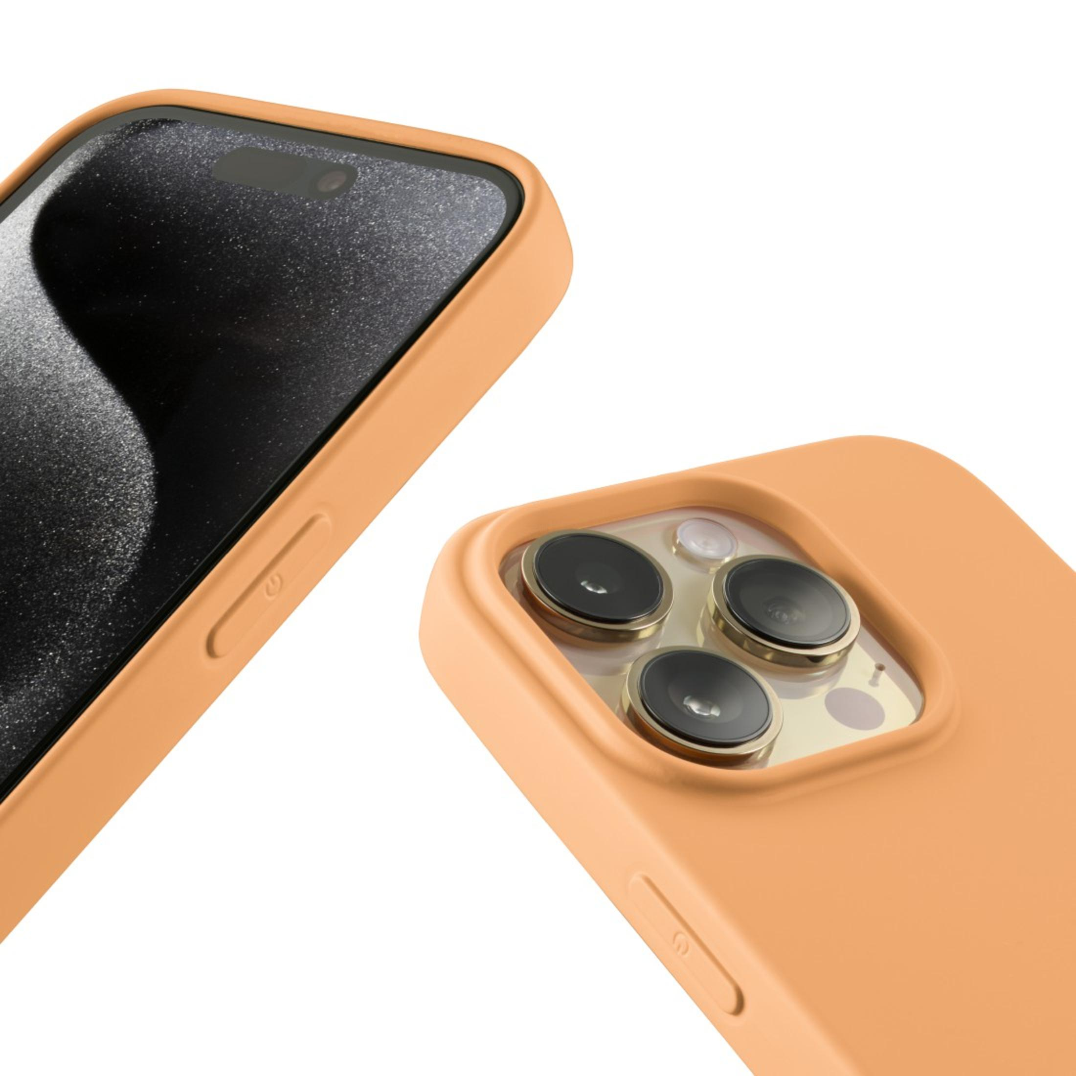 Gros plan d'un téléphone avec une coque orange. Une partie du téléphone et de la coque sont visibles.