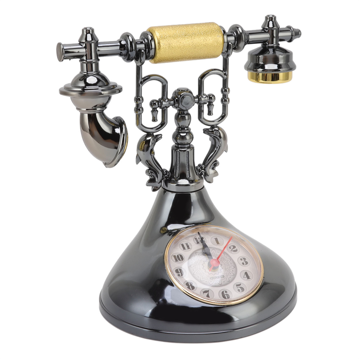Antikes Telefon in Schwarz und Gold mit Uhr auf dem Sockel. Es ist vor weißem Hintergrund.