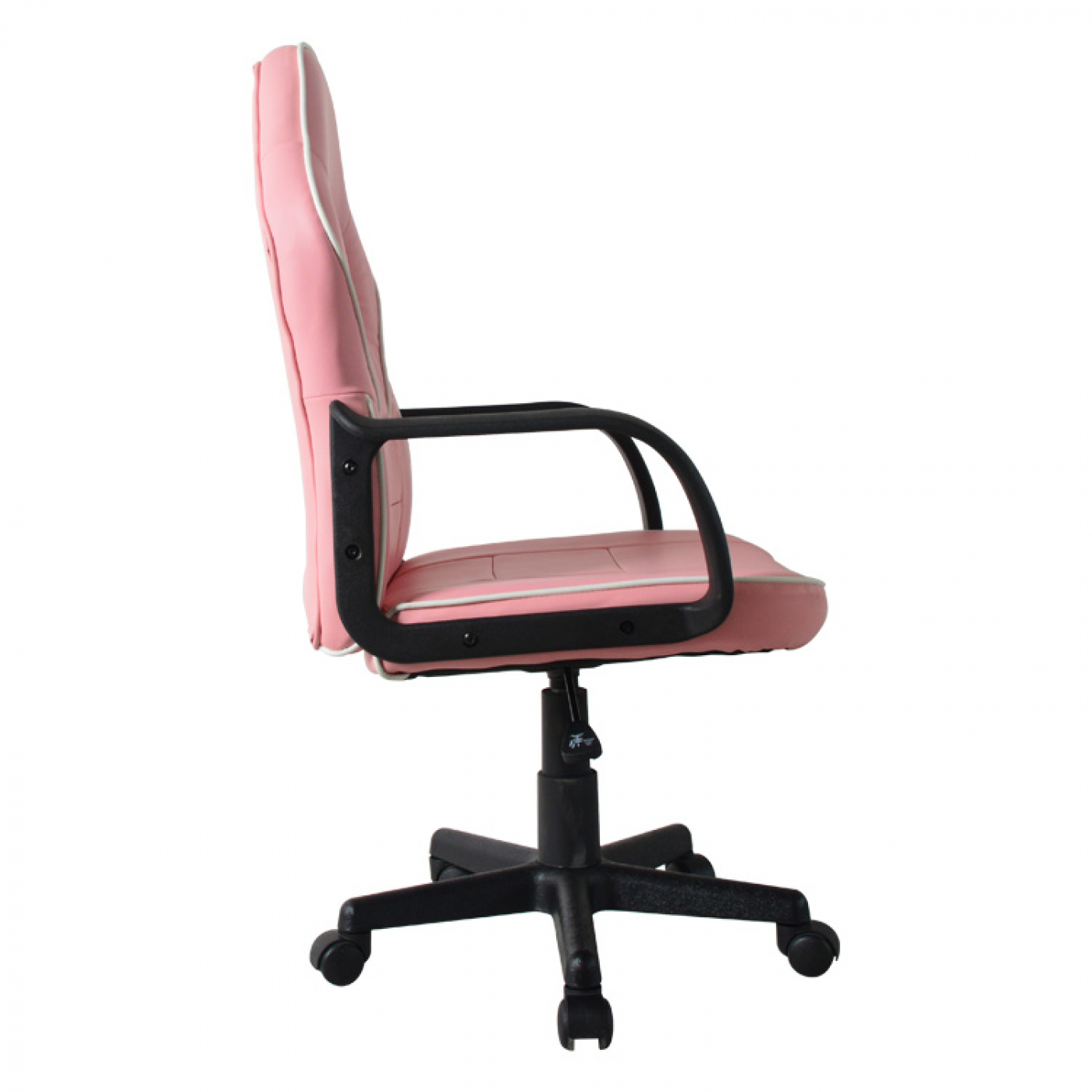 Roze gamingstoel met zwarte armleuningen en voet, witte rand, geïsoleerd tegen een witte achtergrond.