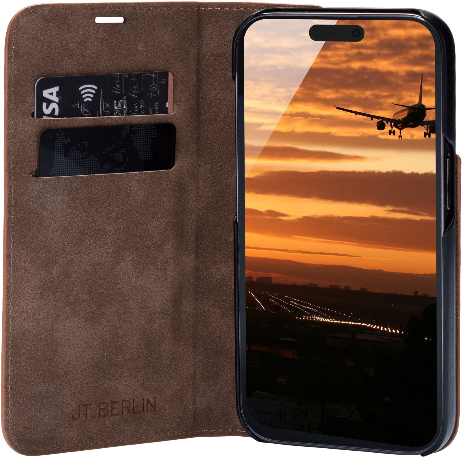 Étui de téléphone avec un téléphone à l'intérieur, affichant un avion dans le ciel.