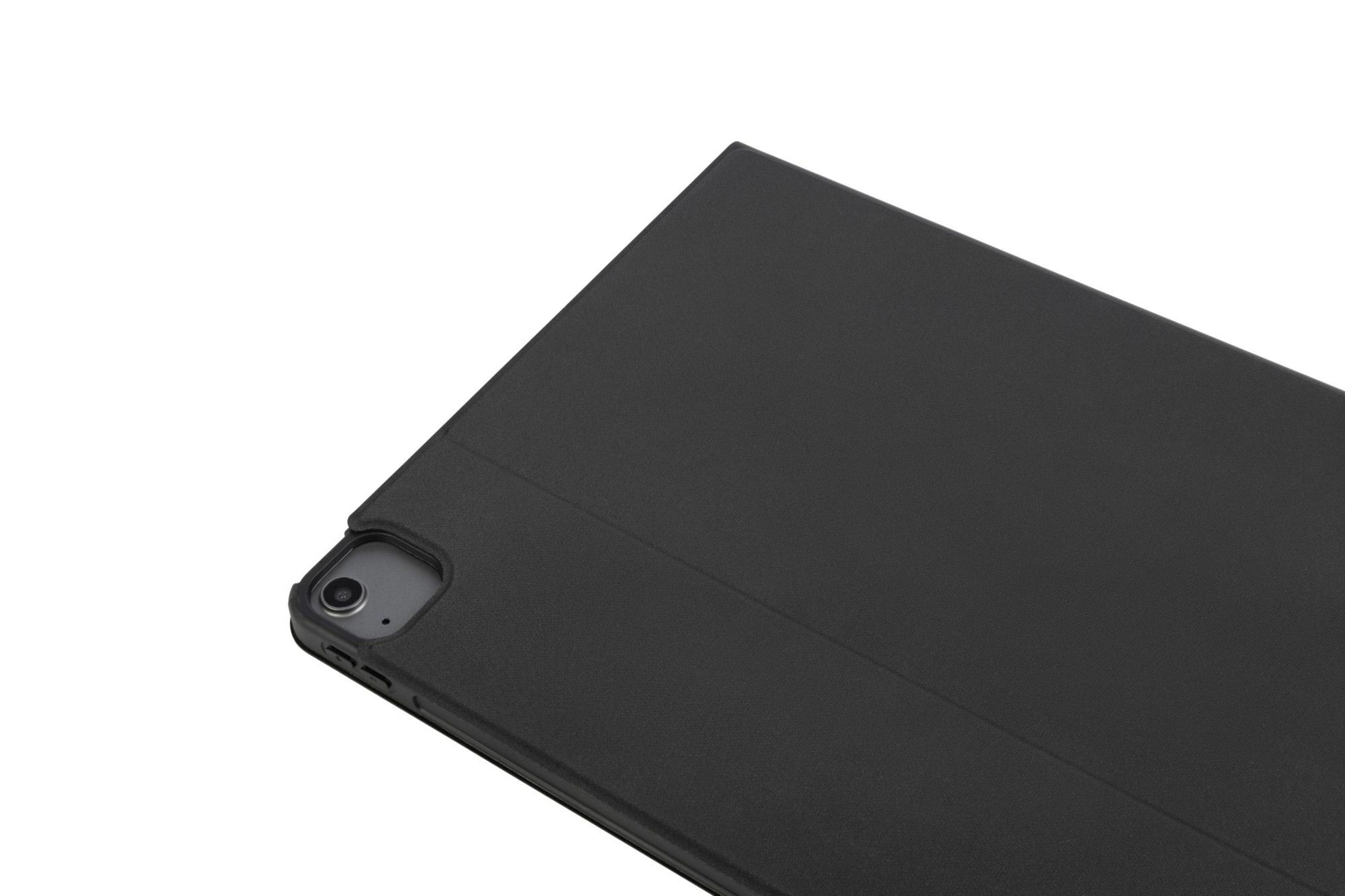 Funda negra para tableta con tableta dentro. Fondo blanco.