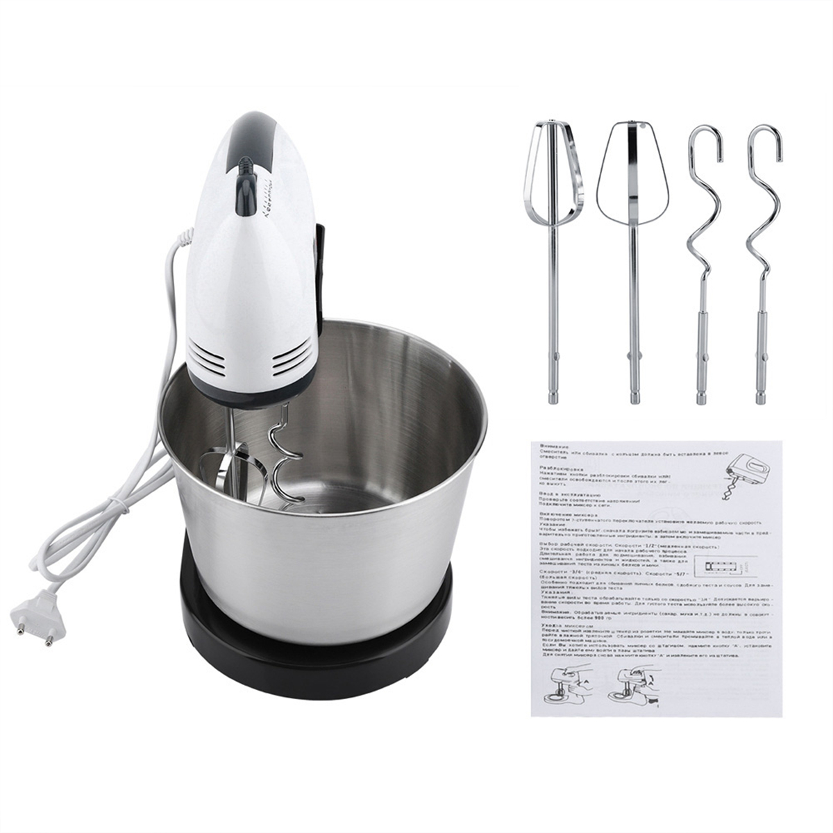 Weißer und schwarzer Mixer mit Schüssel und Aufsätzen. Anleitungsblatt daneben. Weißer Hintergrund.