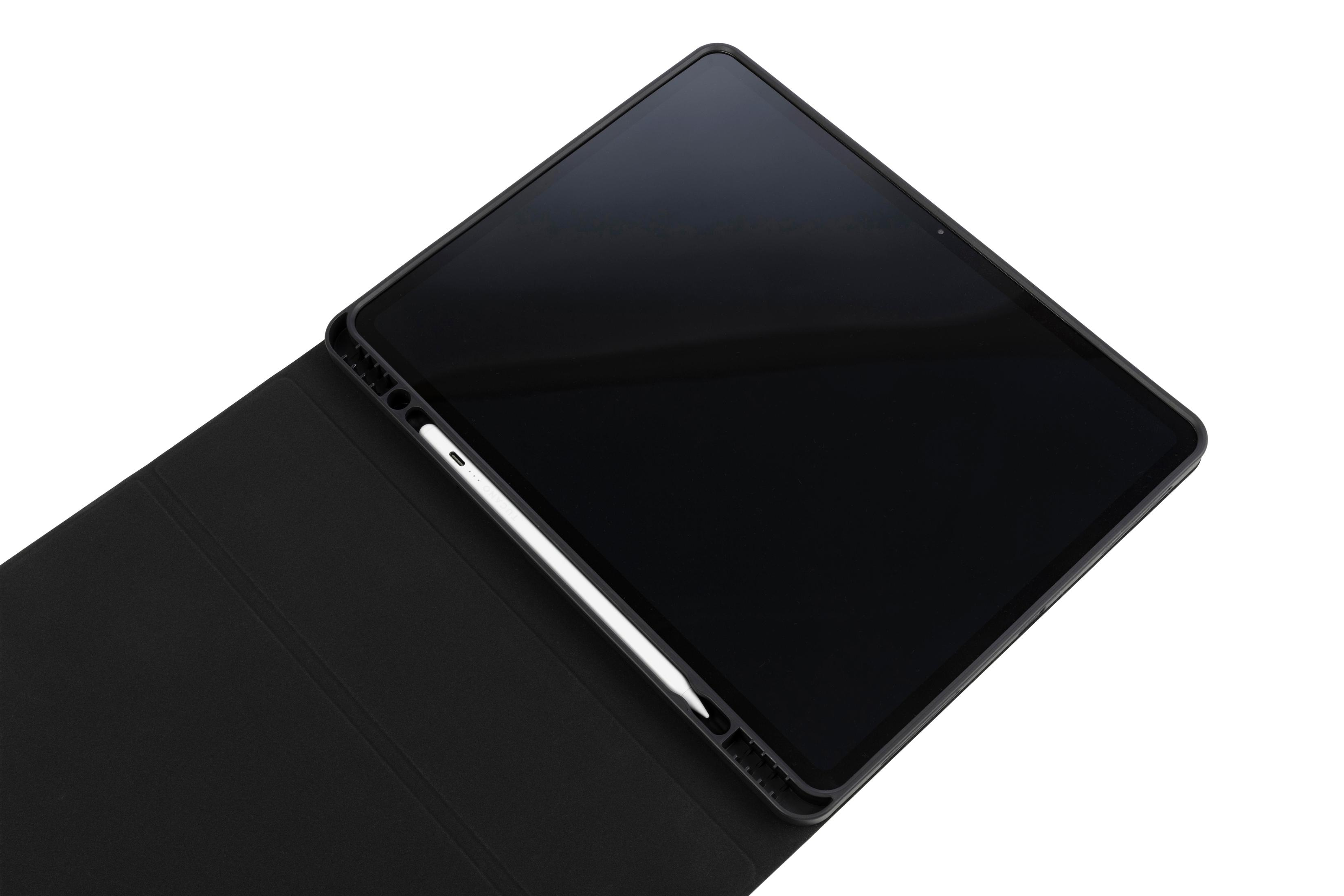 iPad Pro nero in una custodia a portafoglio nera, con l'Apple Pencil. L'iPad è aperto.