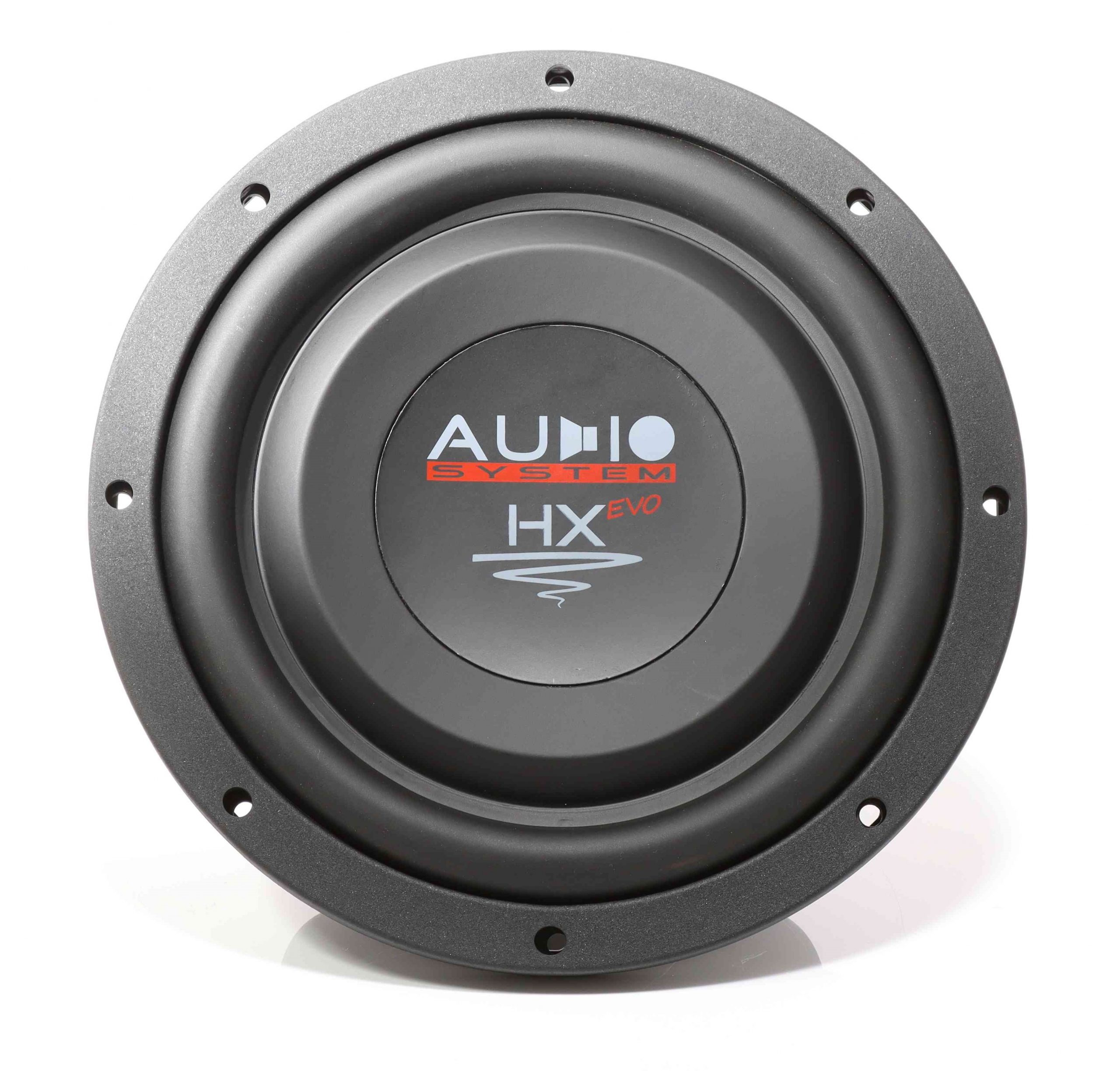 Schwarzer Subwoofer mit Audio System HX Evo Logo. Weißer Hintergrund.