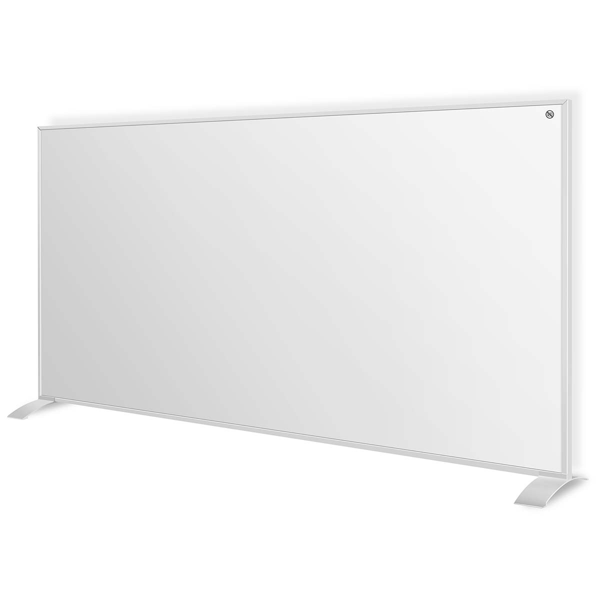 Un panel calefactor blanco está de pie. Tiene forma rectangular y dos pies pequeños.