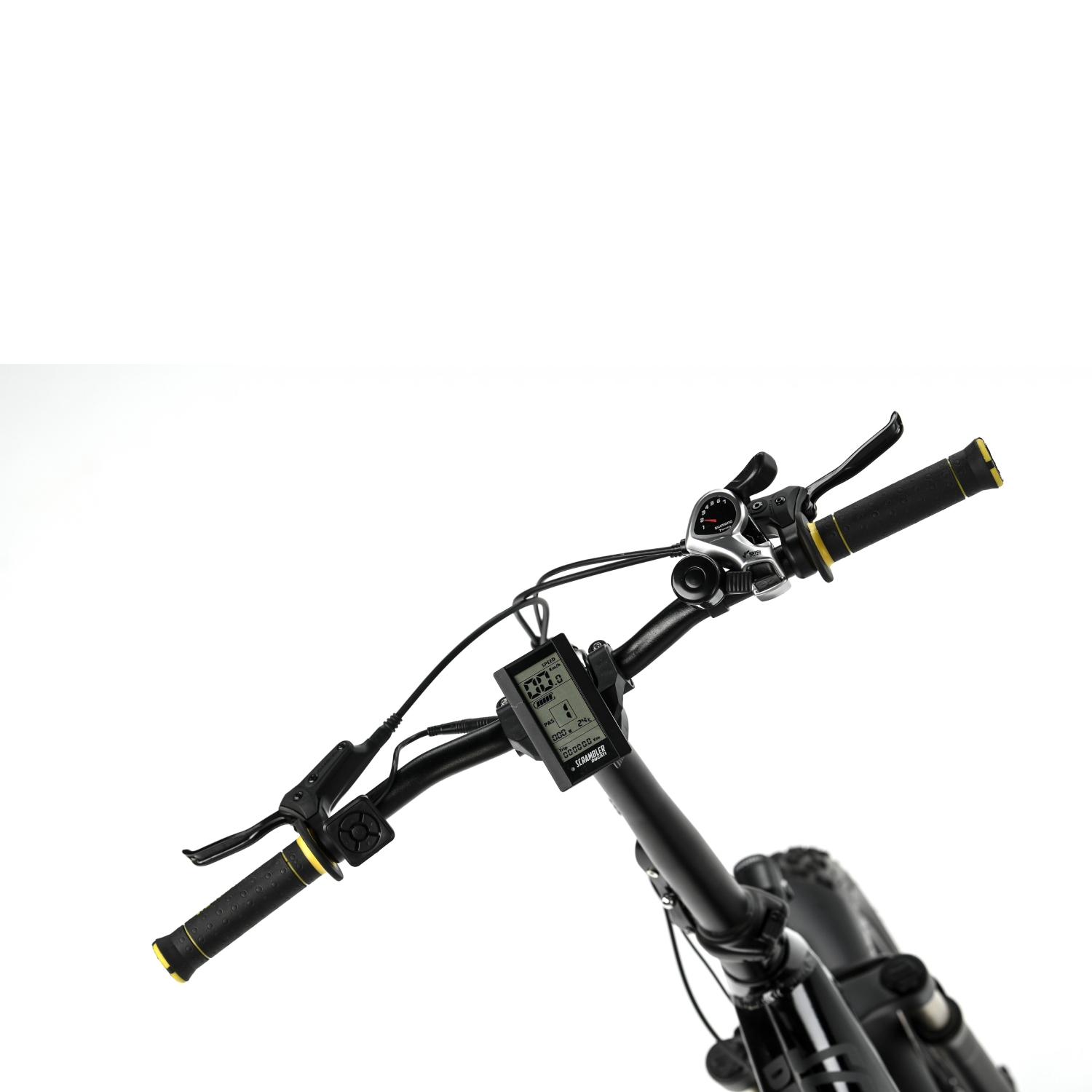 Kierownica roweru elektrycznego z wyświetlaczem, hamulcami i przerzutkami.