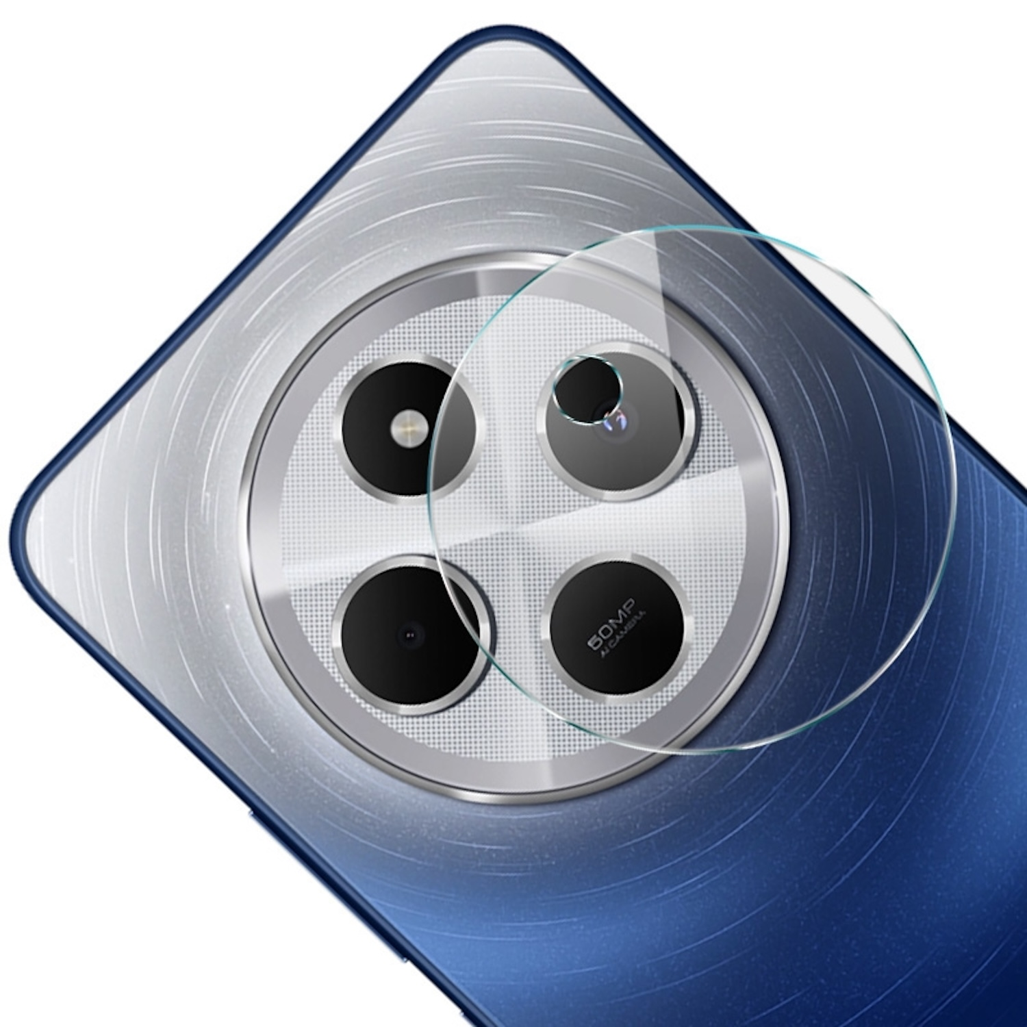 Un proteggi obiettivo della fotocamera del telefono sul modulo fotocamera di un telefono. Il modulo è blu metallizzato.