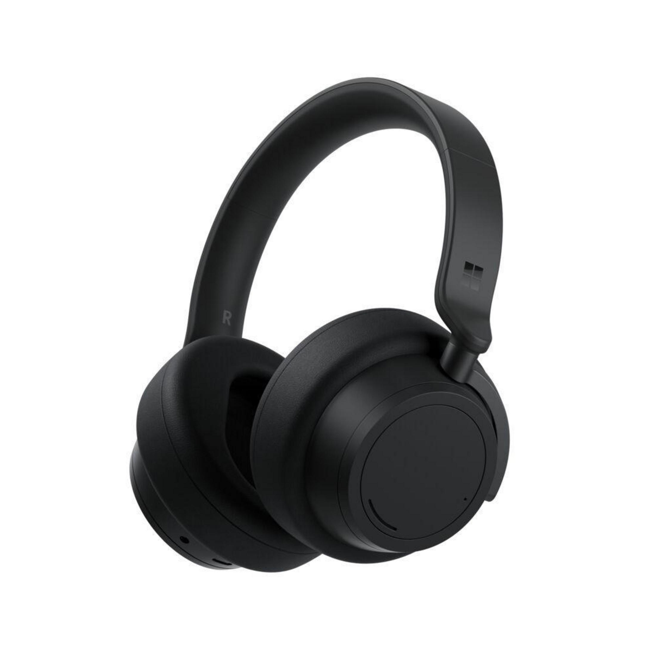 Cuffie over-ear nere, isolate su bianco. Caratterizzate da padiglioni e fascia.