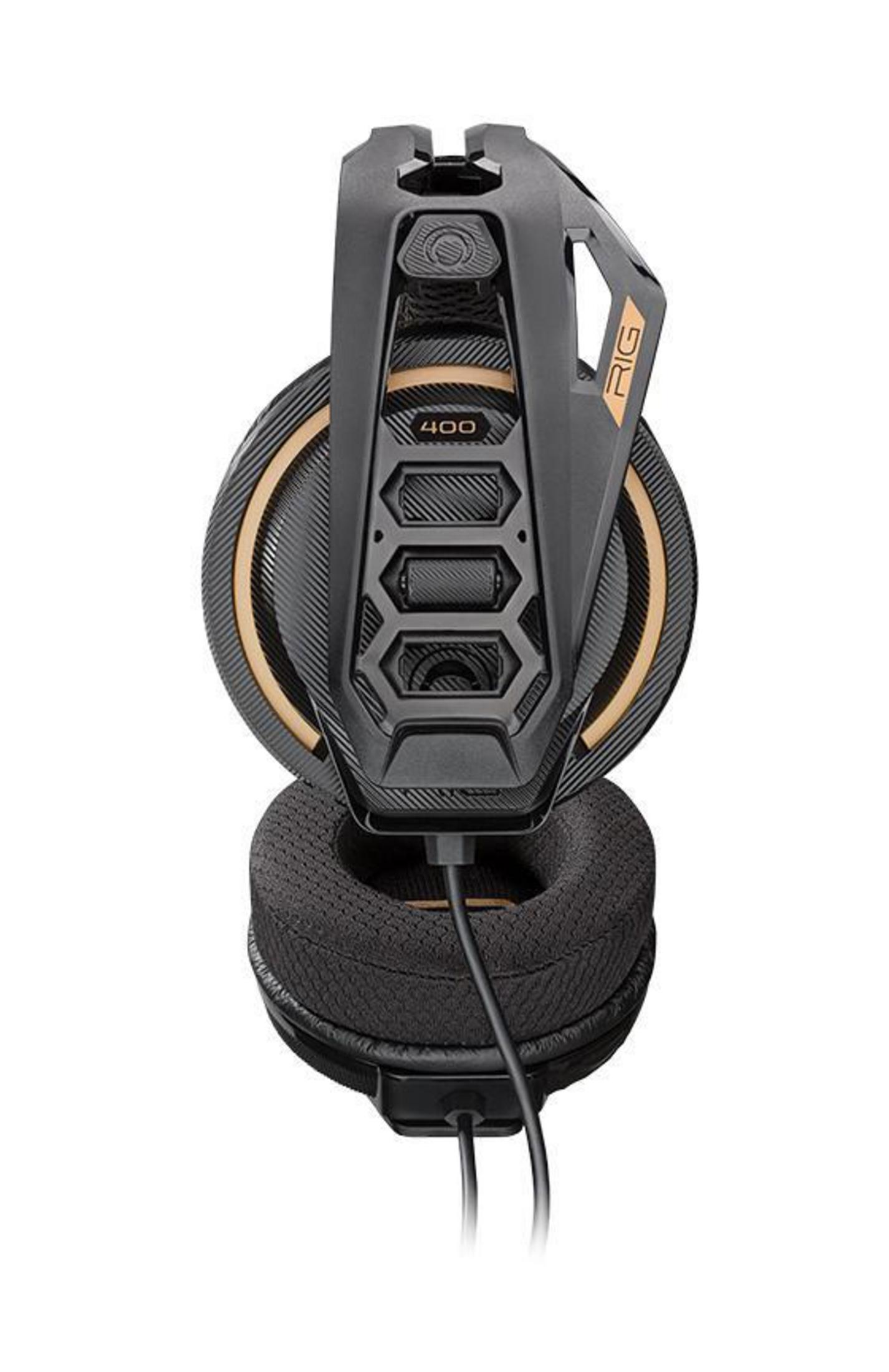 Auriculares gaming RIG 400 negros y dorados. Tiene micrófono y almohadillas. Fondo blanco.