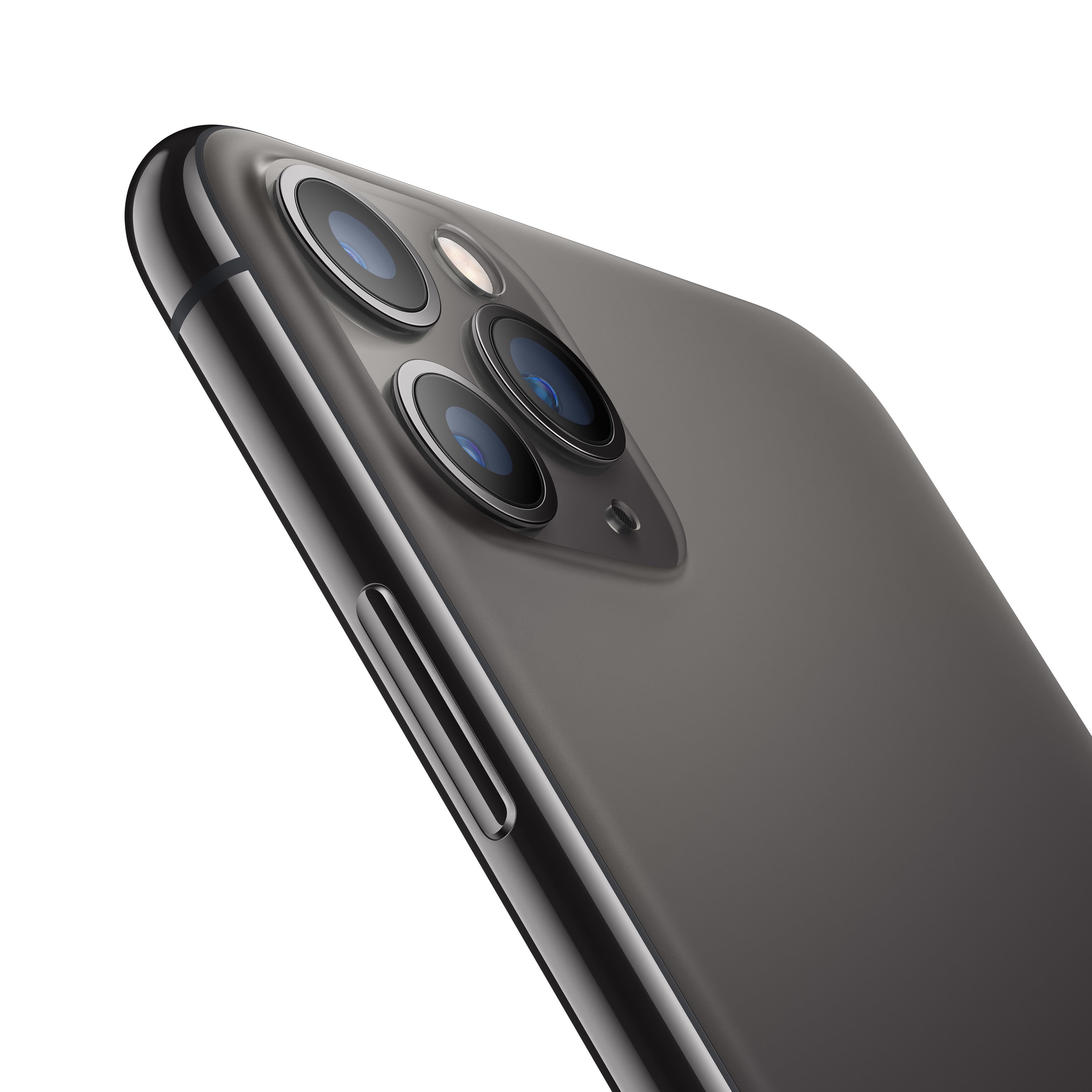 Primo piano di un iPhone 11 Pro nero, con tre lenti della fotocamera su sfondo bianco.