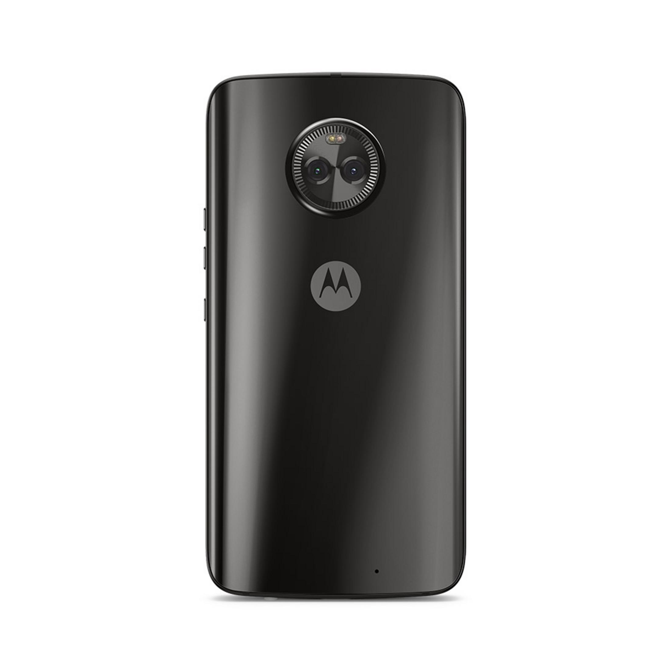 Schwarze Telefonrückseite, mit kreisförmigem Kameragehäuse und Motorola-Logo.